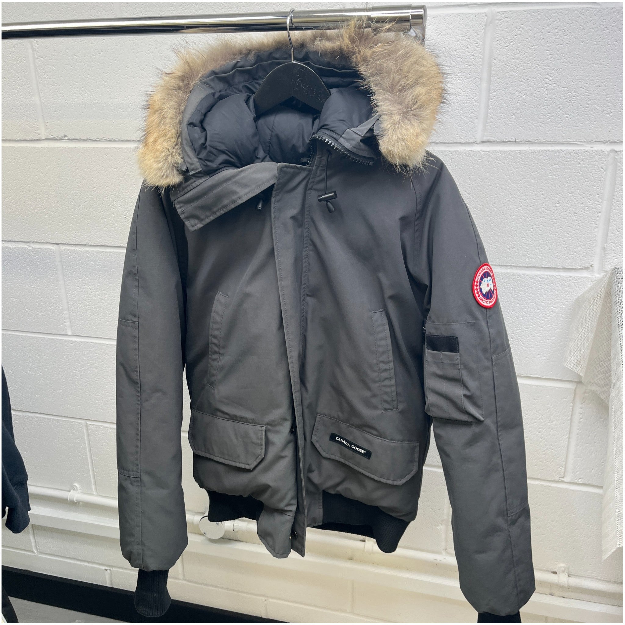 Men's Chilliwack Bomber Down Jacket Grey Size M