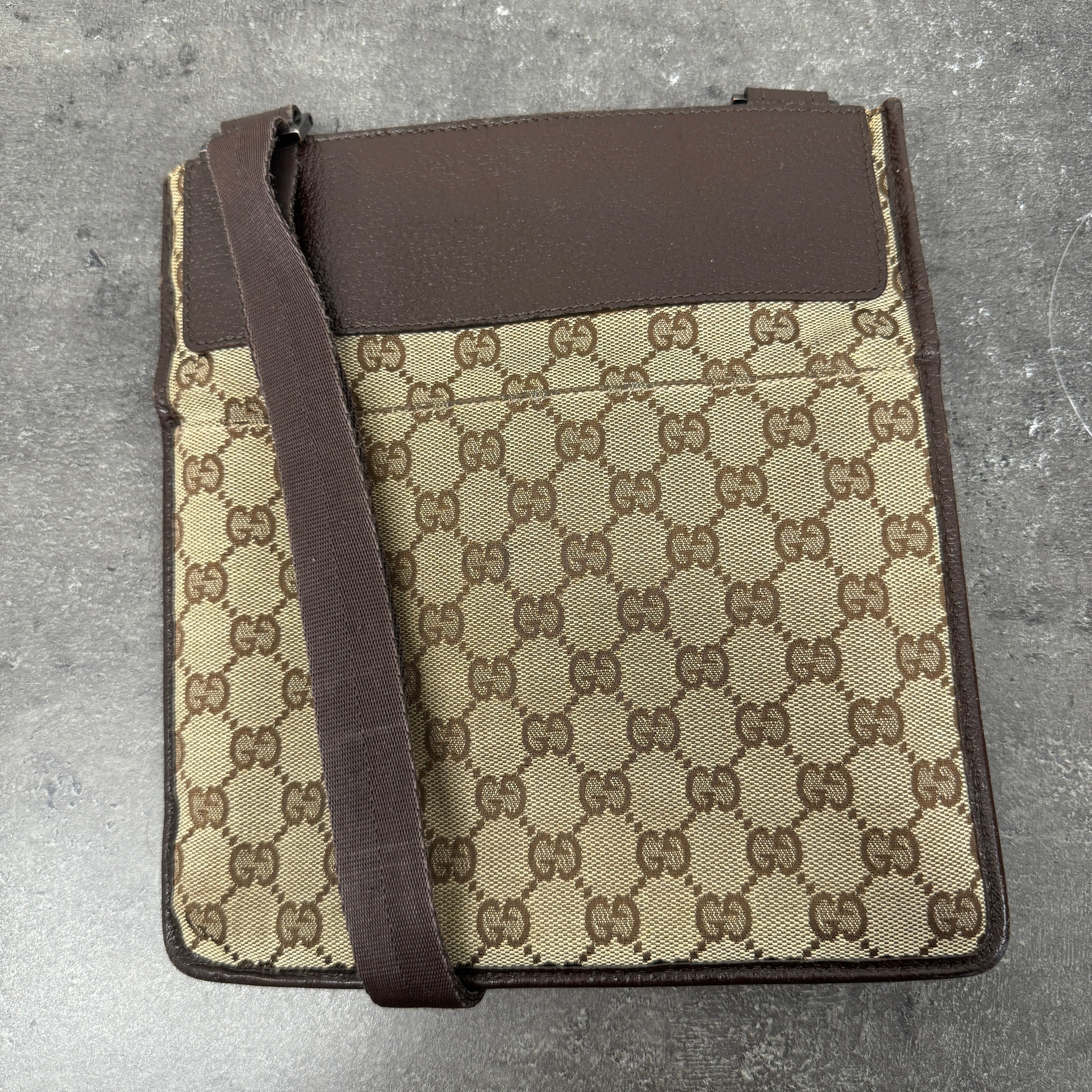 Men's Gg Supreme Messenger Bag Beige