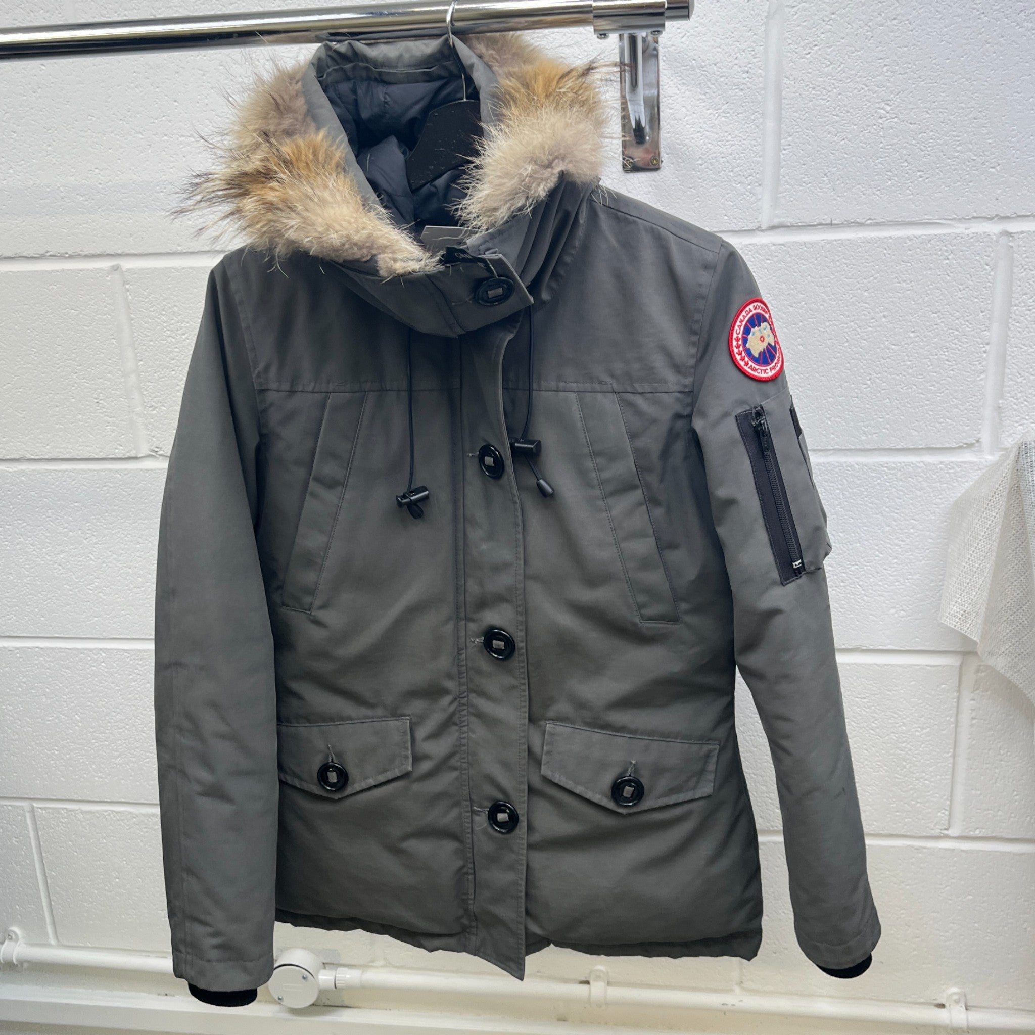 Women's Montebello Parka Down Jacket Grey Size S