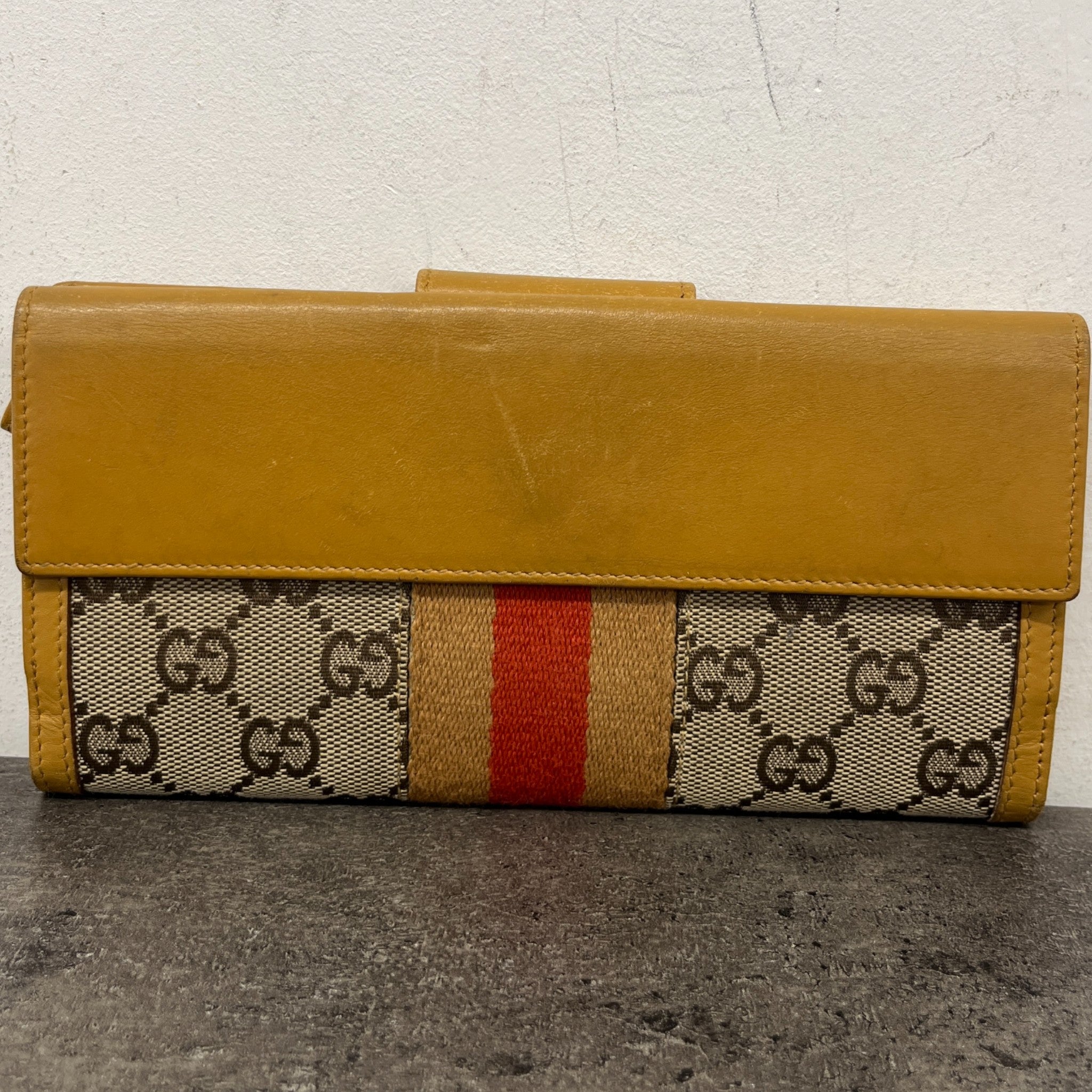 Women's Gg Supreme Purse Beige