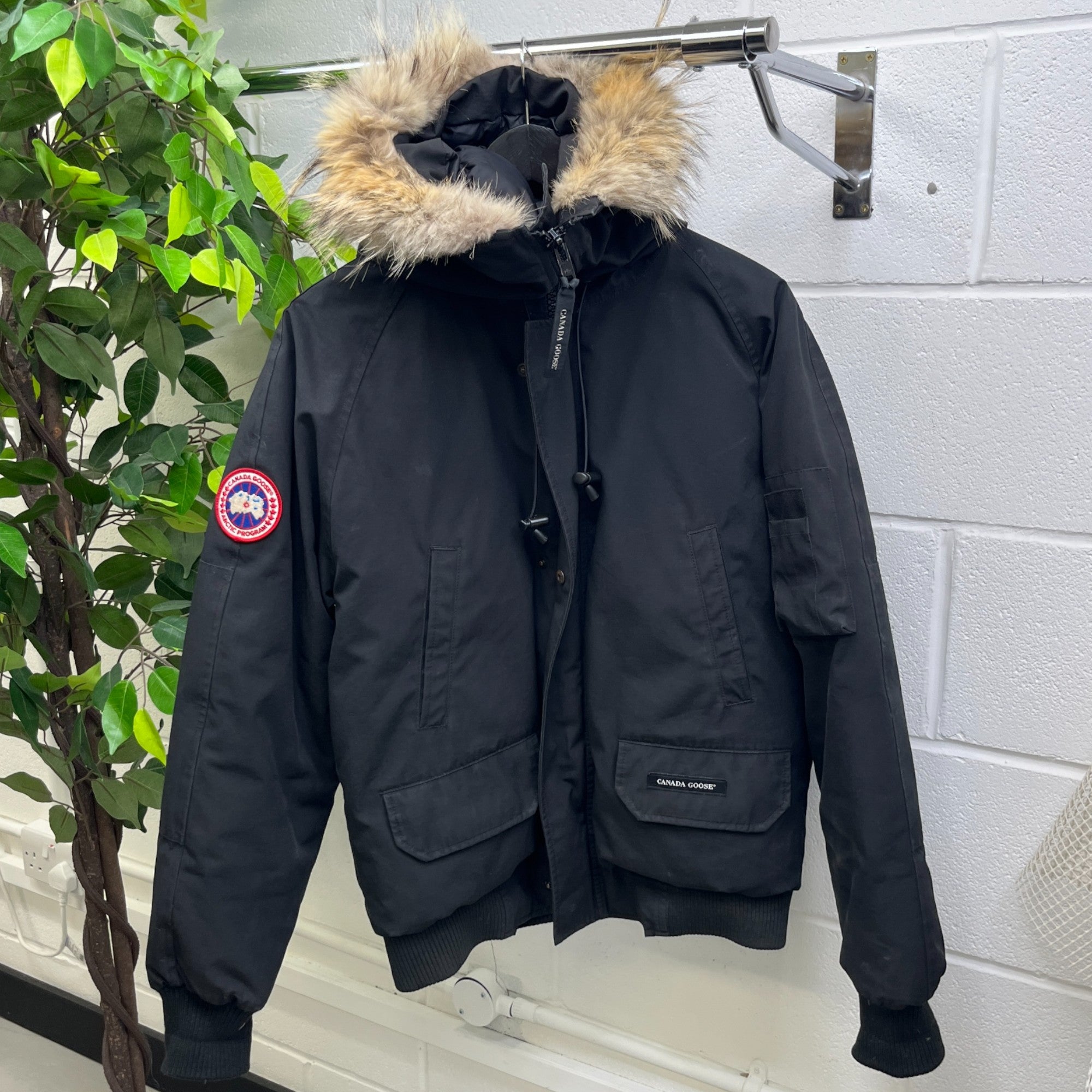 Men's Chilliwack Bomber Down Jacket Black Size S