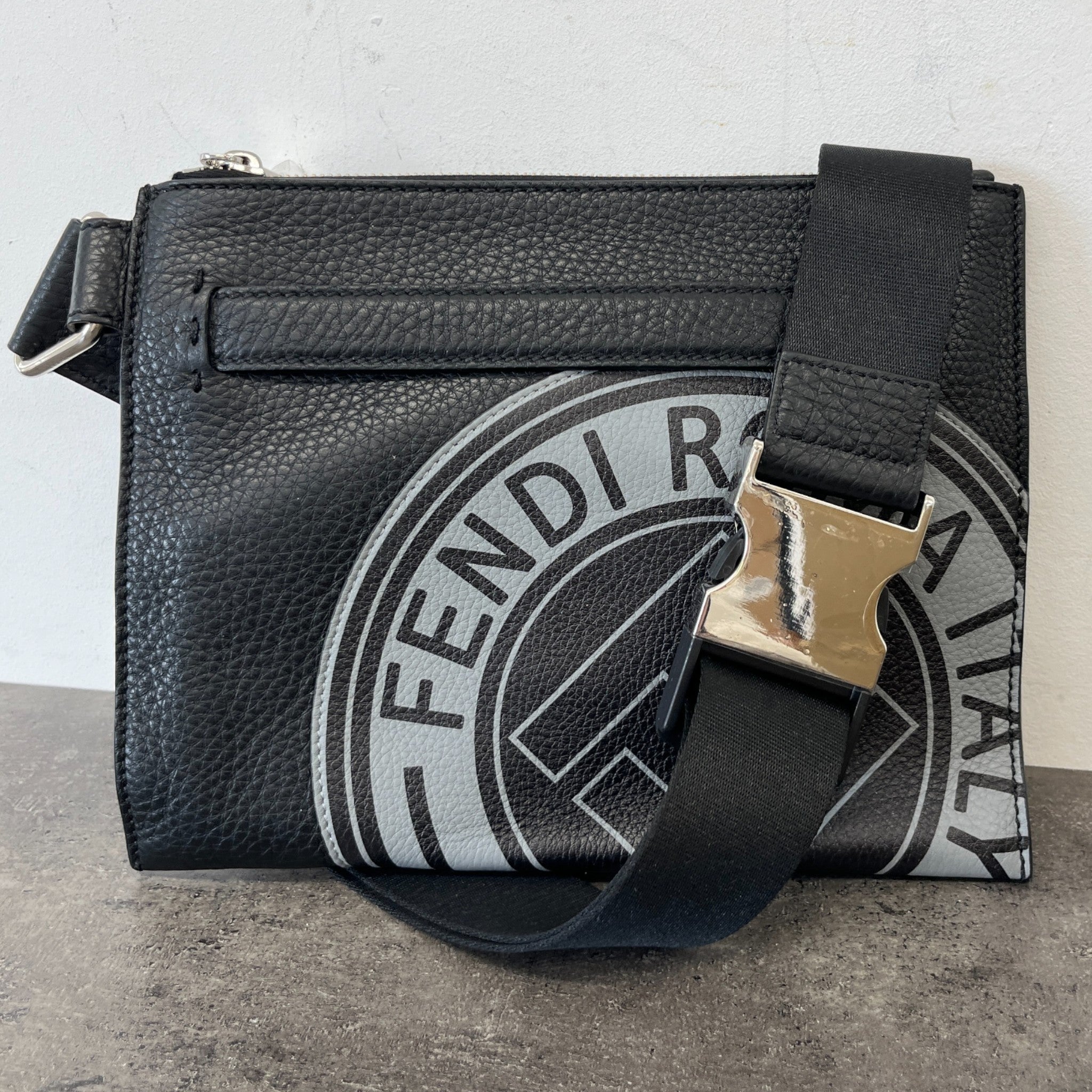 Men's Ff Circle Messenger Bag Black