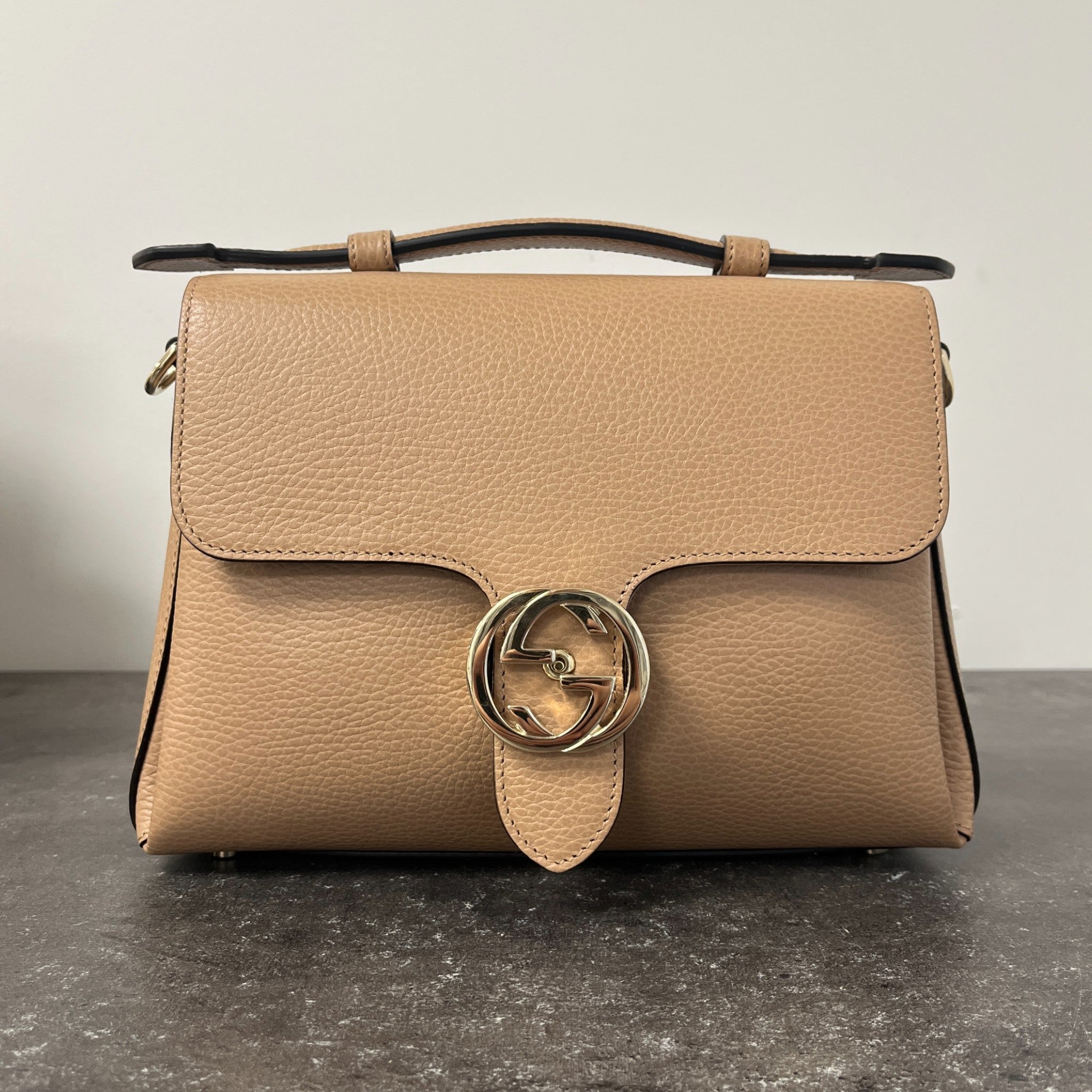 Women's Interlocking G Top Handle Handbag Nude