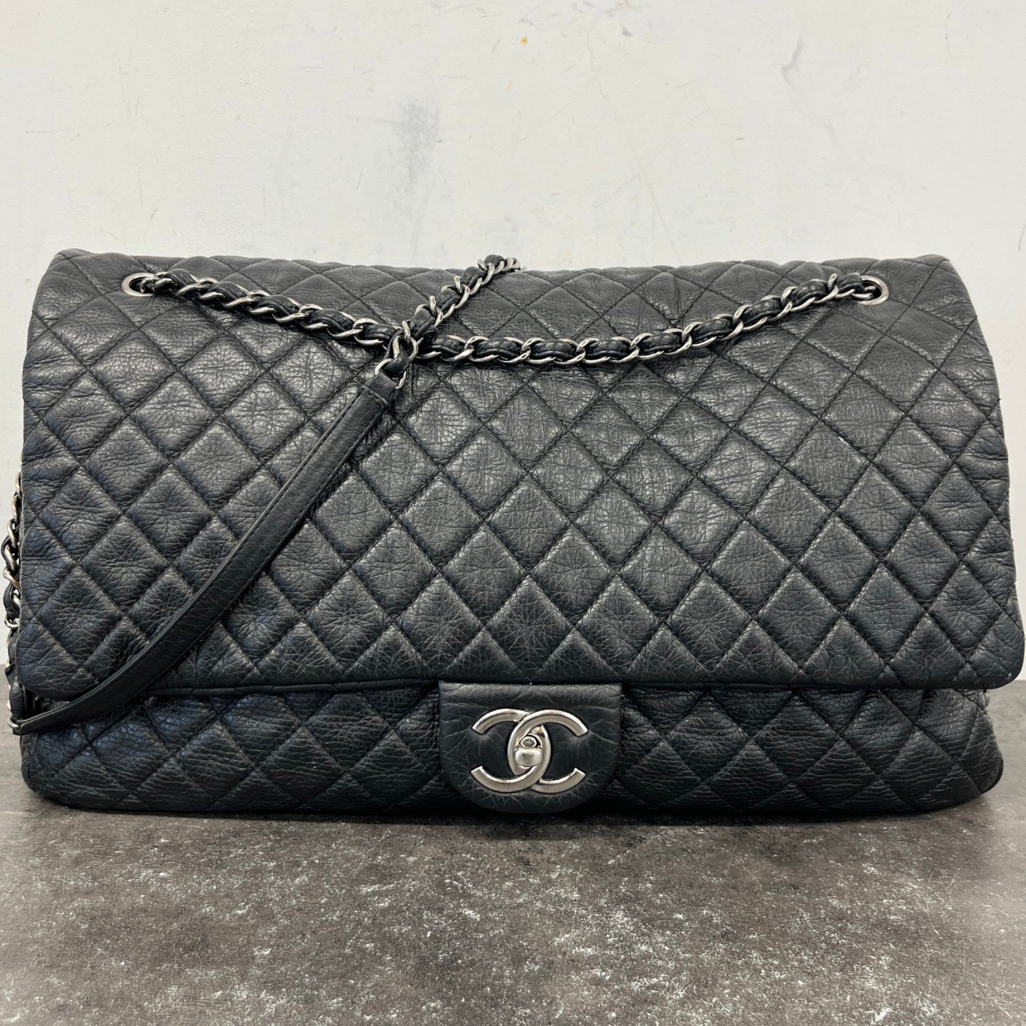 Women's Calfskin Quilted Airline Xxl Travel Flap Bag Black