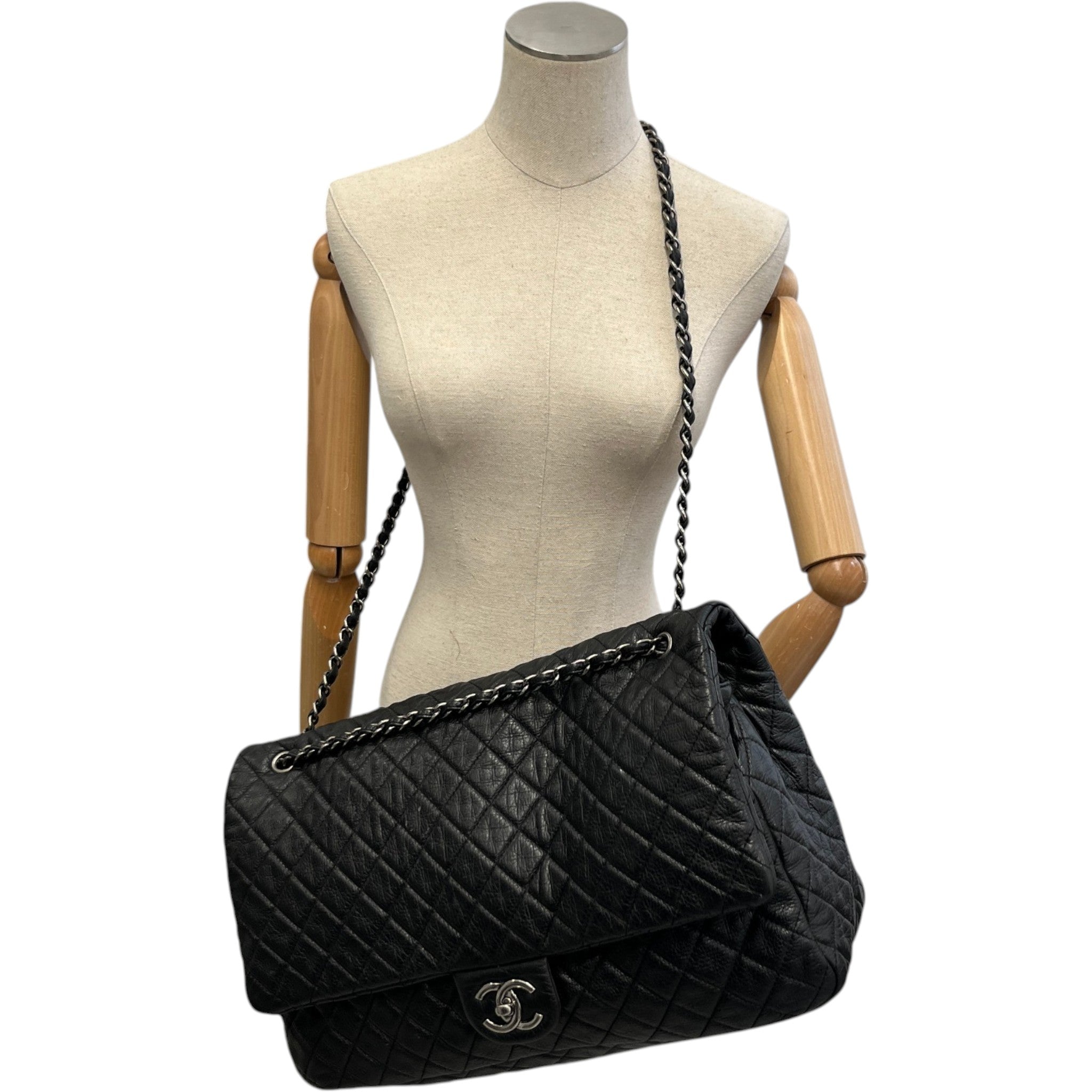 Women's Calfskin Quilted Airline Xxl Travel Flap Bag Black