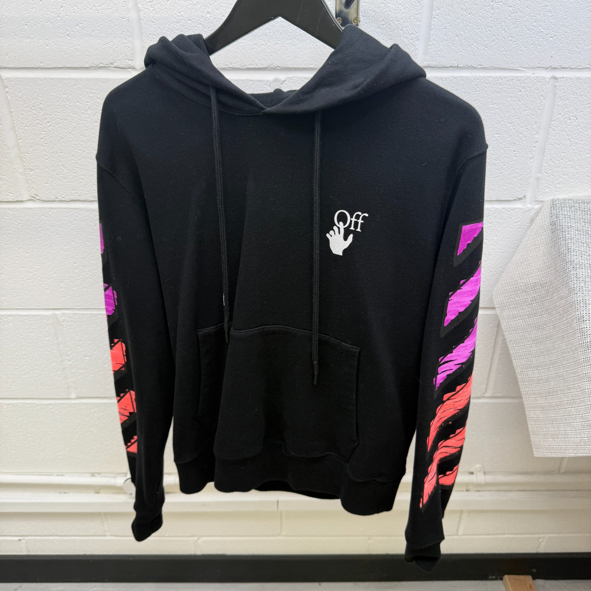 Men's Arrow Logo Hoodie Black Size M