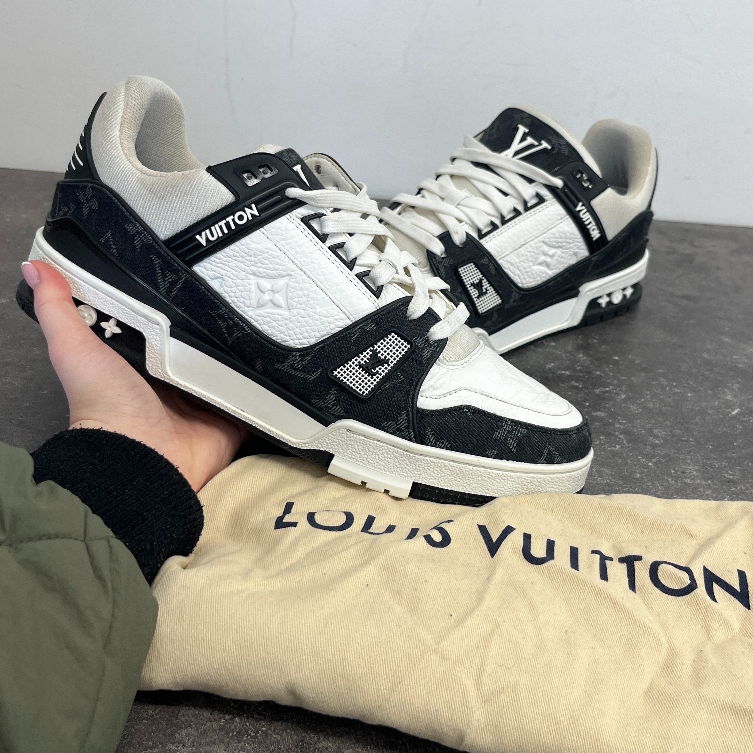 Men's Lv Low Trainers Black Size EU 42.5 / UK 8.5