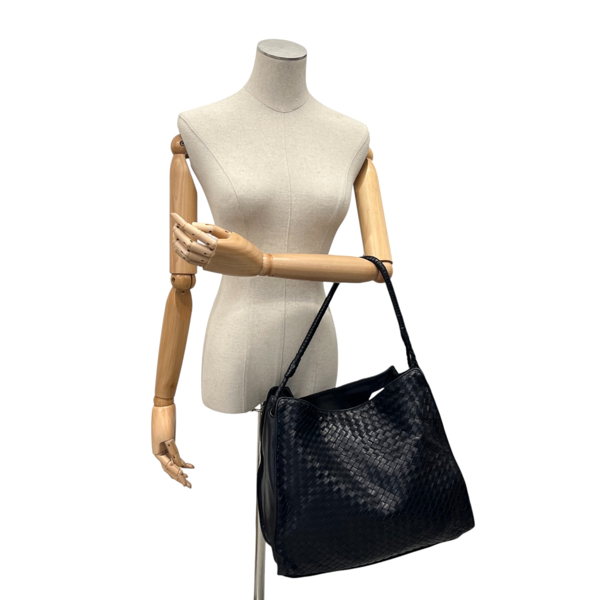 Women's Intrecciato Handbag Black