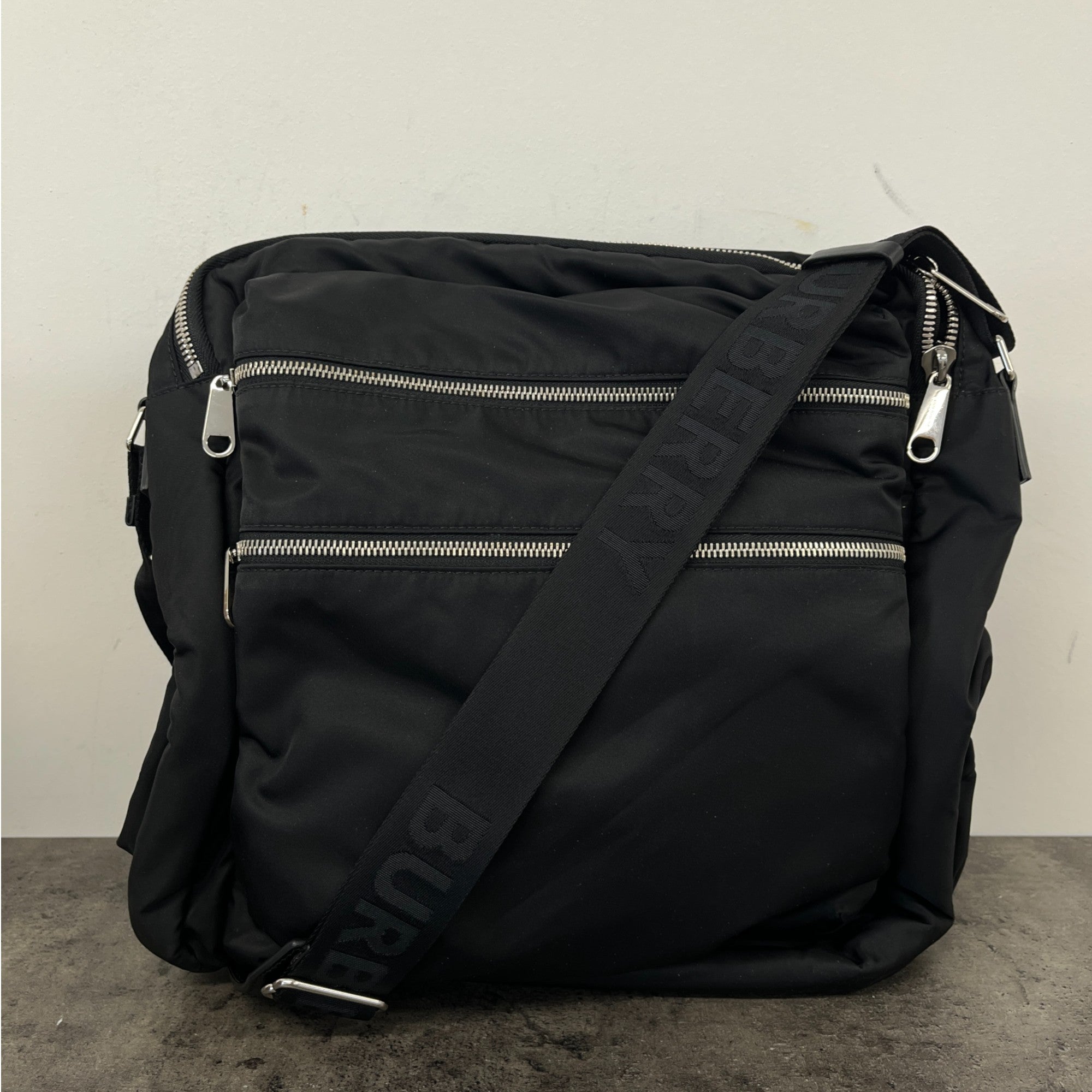 Men's Nylon Logo Messenger Bag Black