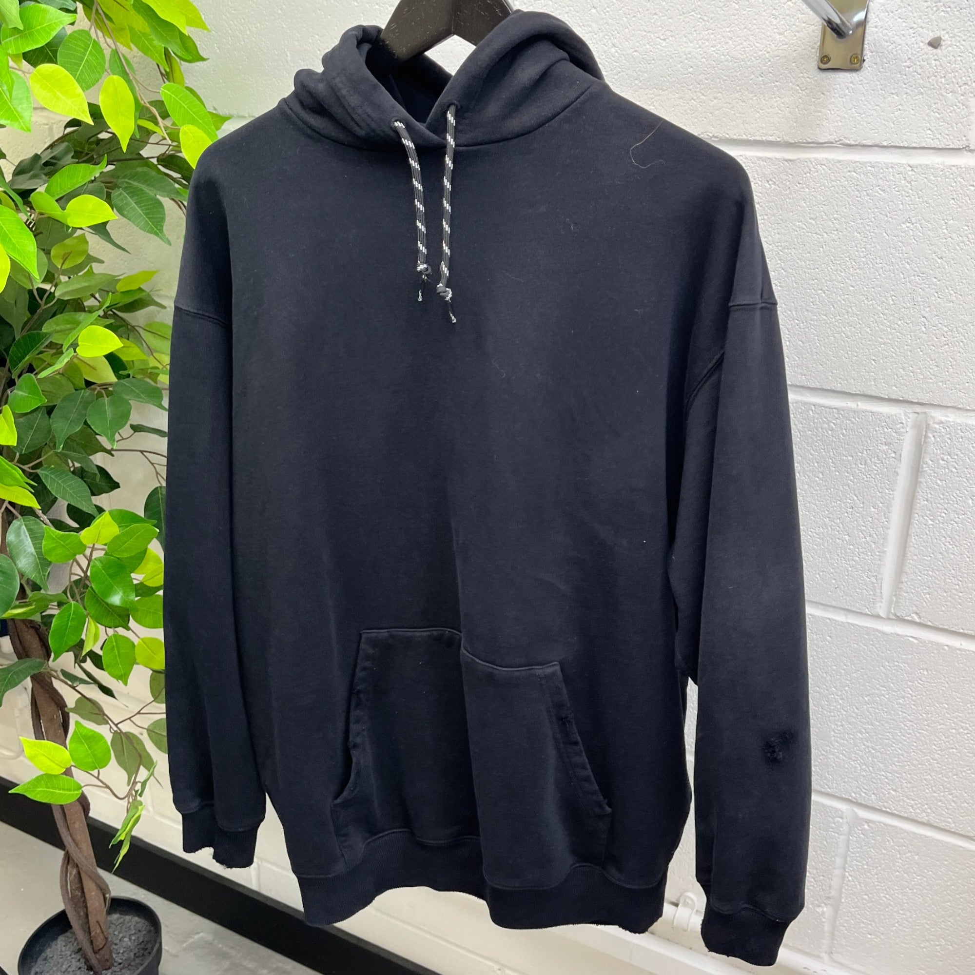 Men's Oversized Distressed Logo Print Hoodie Black Size XS
