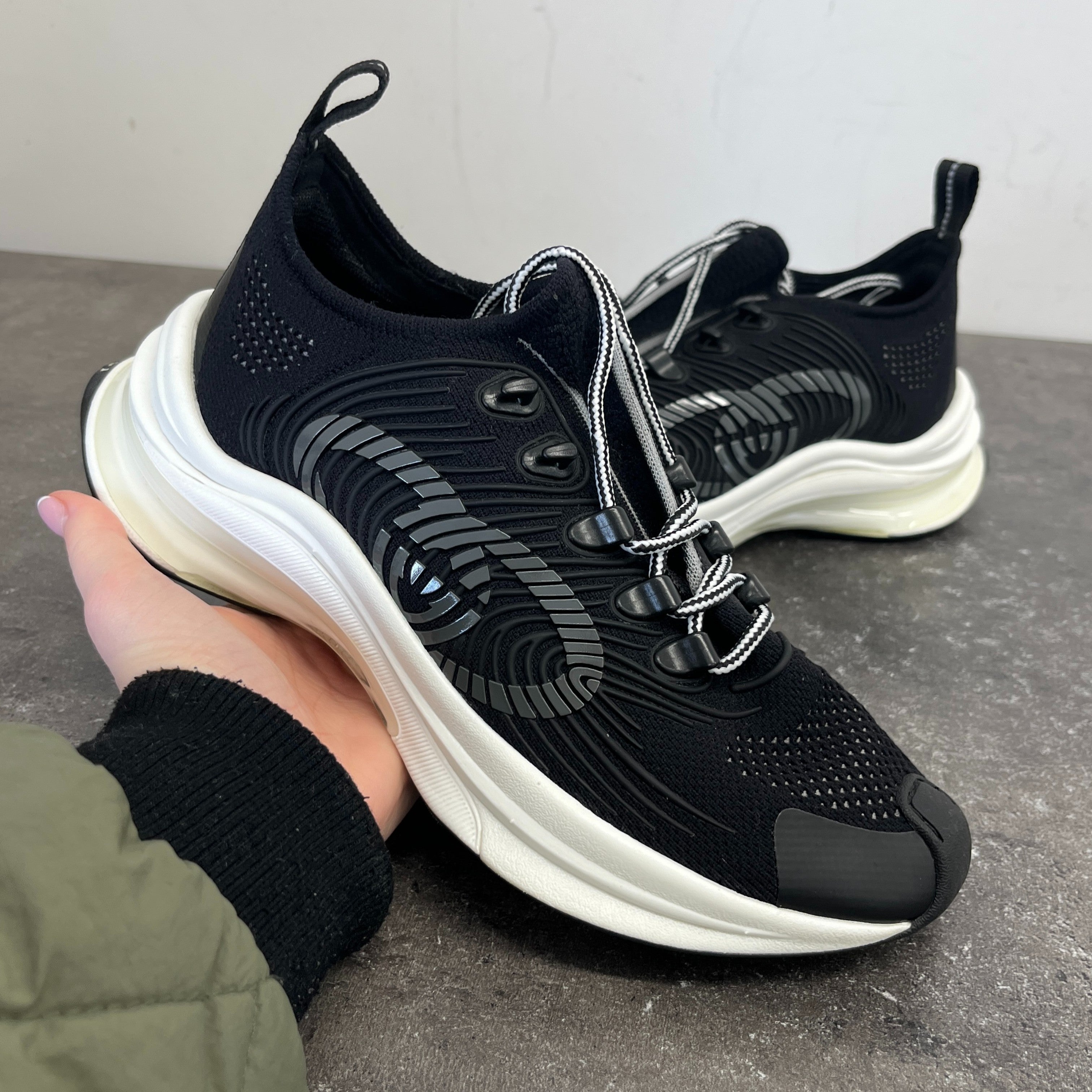 Women's Run Technical Knit Low Trainers Black Size EU 37 / UK 4