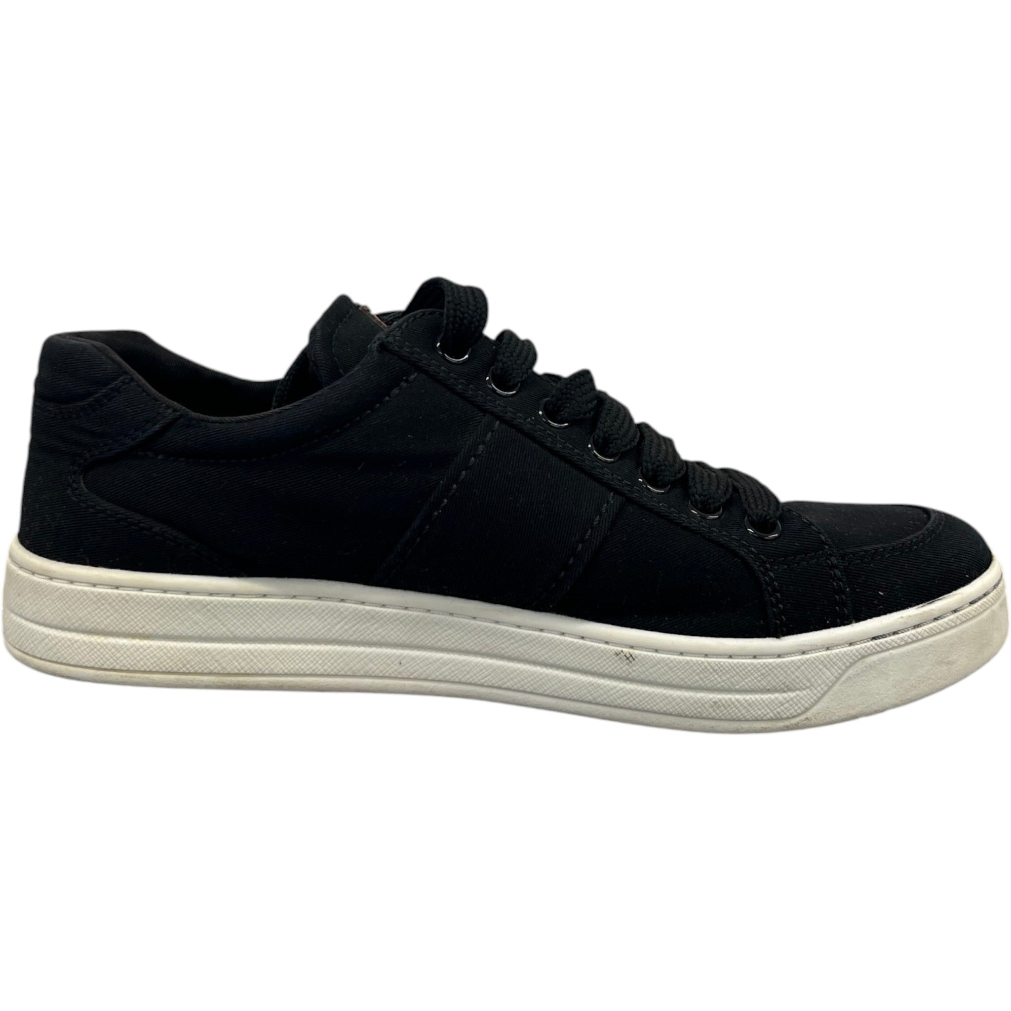 Women's Plaque Logo Low Trainers Black Size EU 37 / UK 4