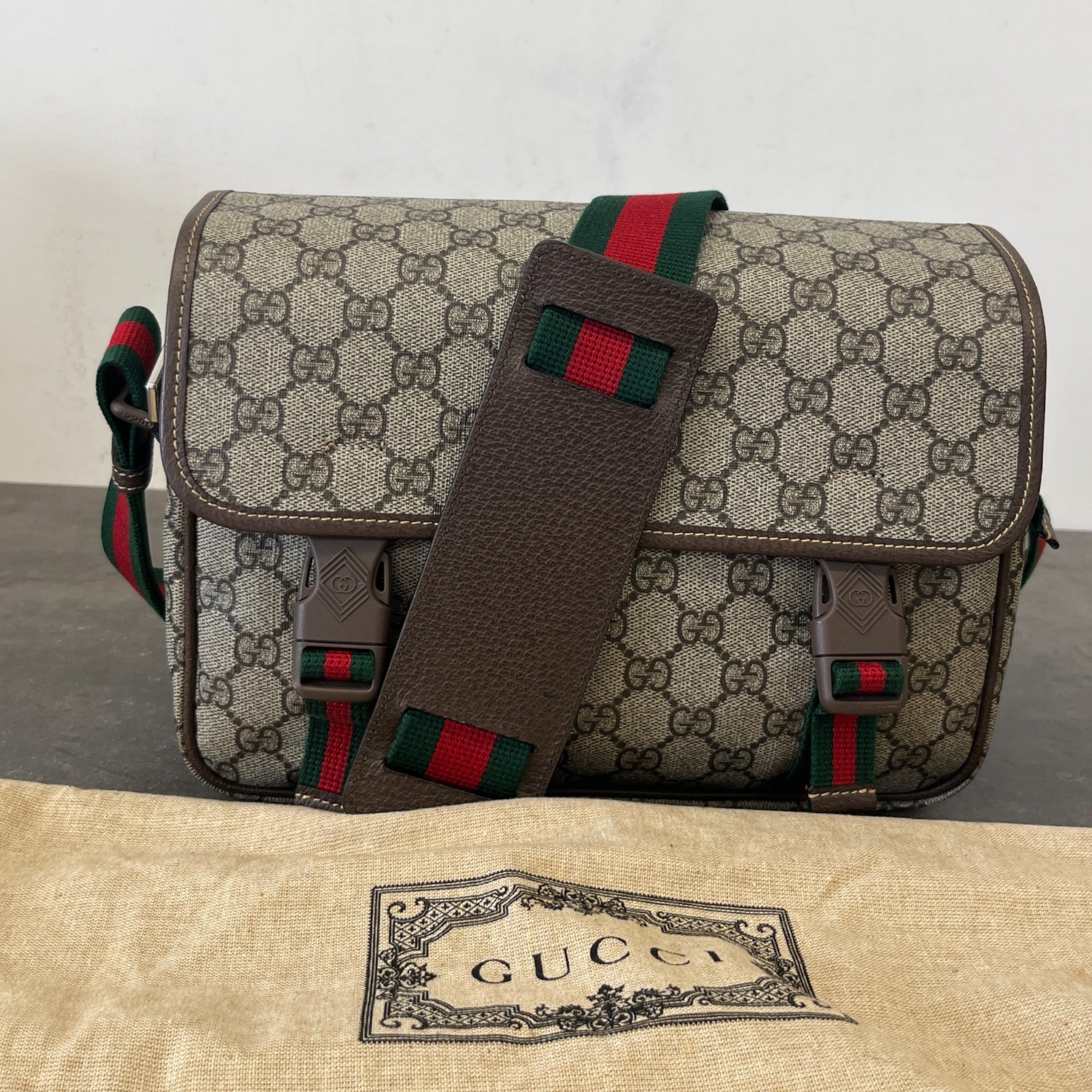 Men's Gg Supreme Messenger Bag Beige