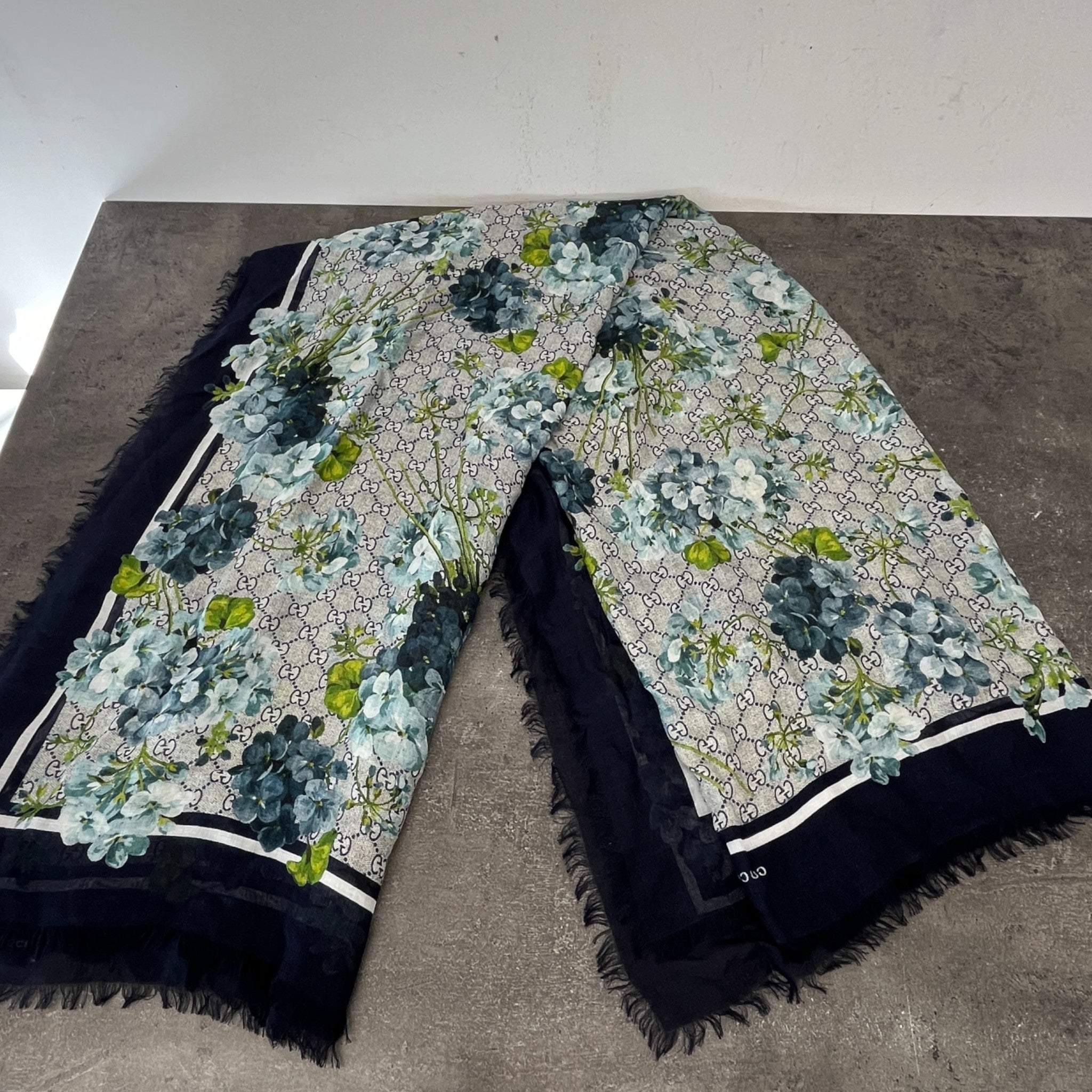 Women's Gg Supreme Bloom Scarf Navy