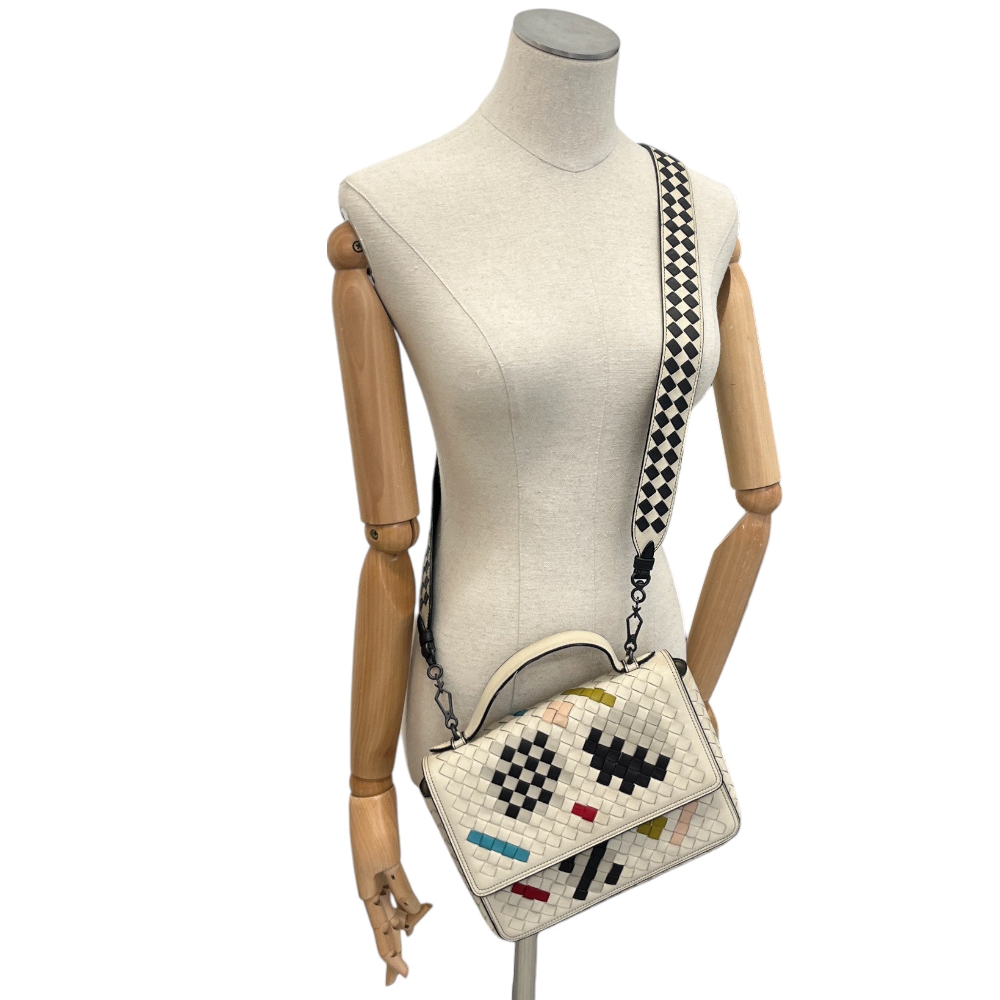 Women's Intrecciato Alumna Abstract Bag Beige