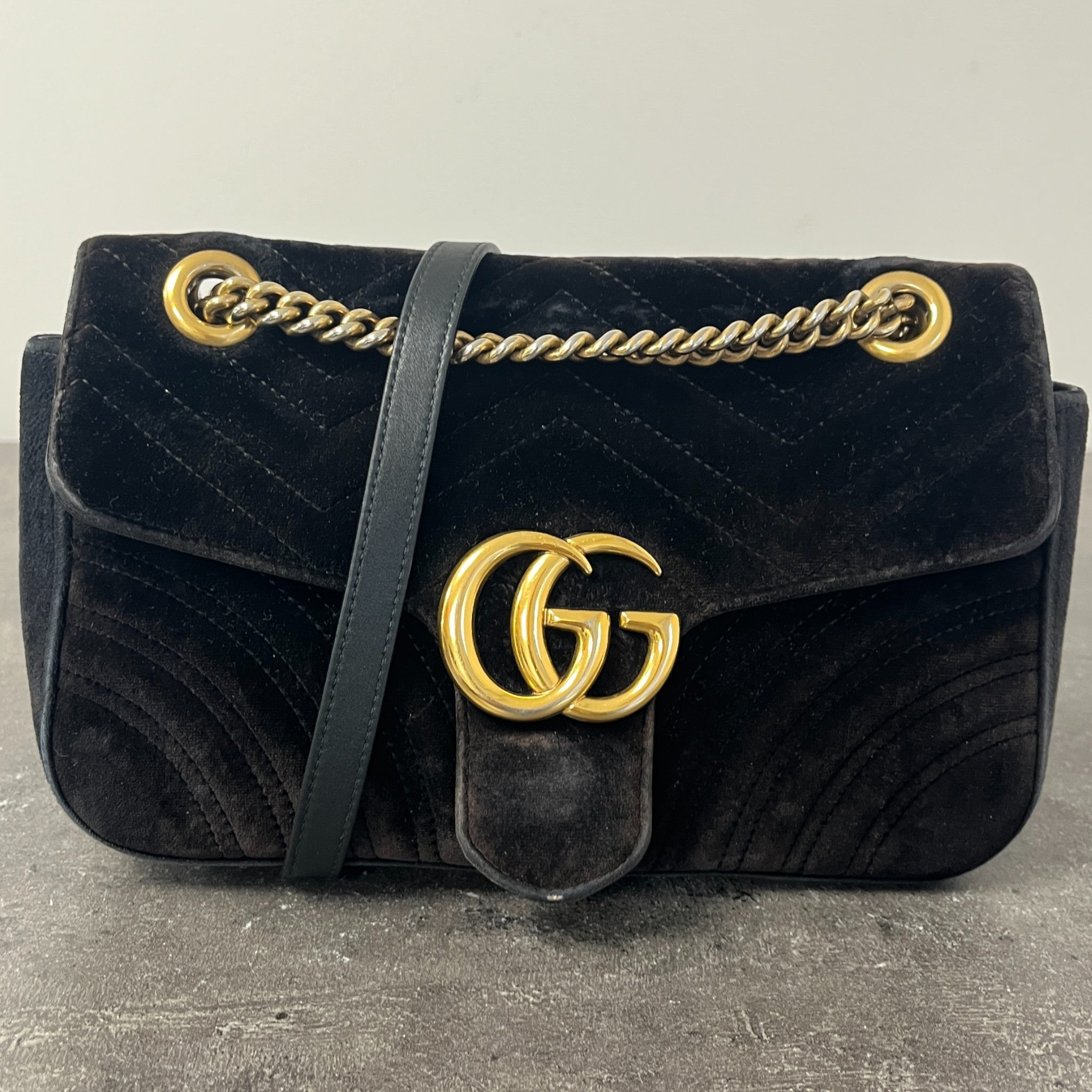 Women's Gg Marmont Small Velvet Bag Black