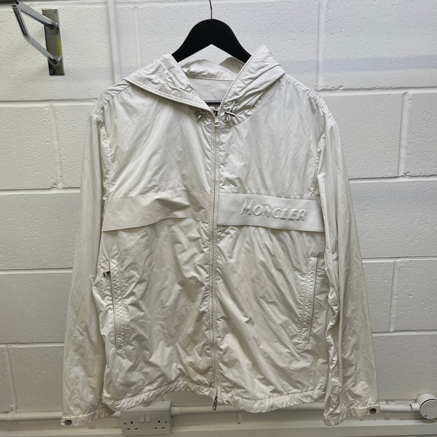 Men's Benoit Windbreaker White Size 4 / XL