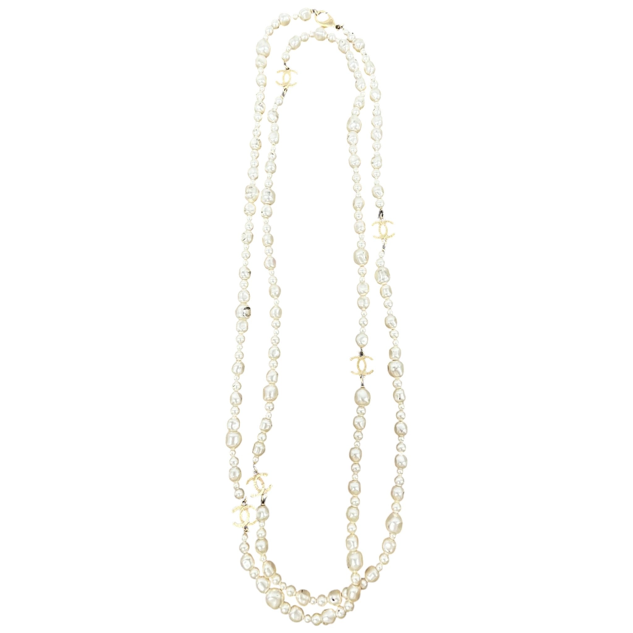 Women's Long Pearl Necklace Cream