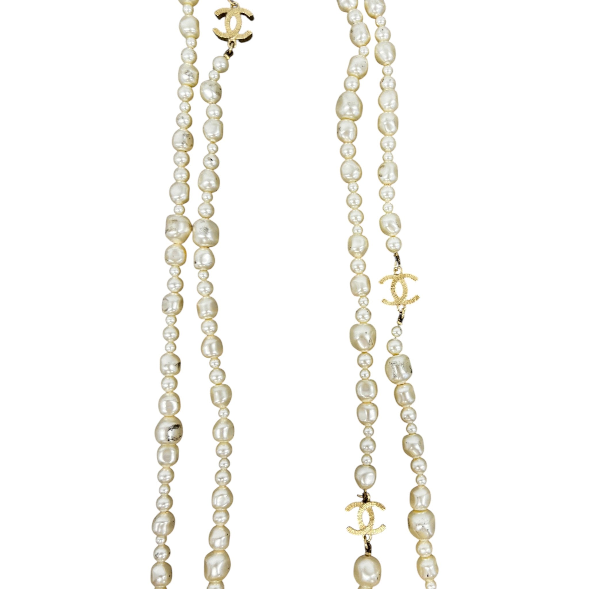 Women's Long Pearl Necklace Cream