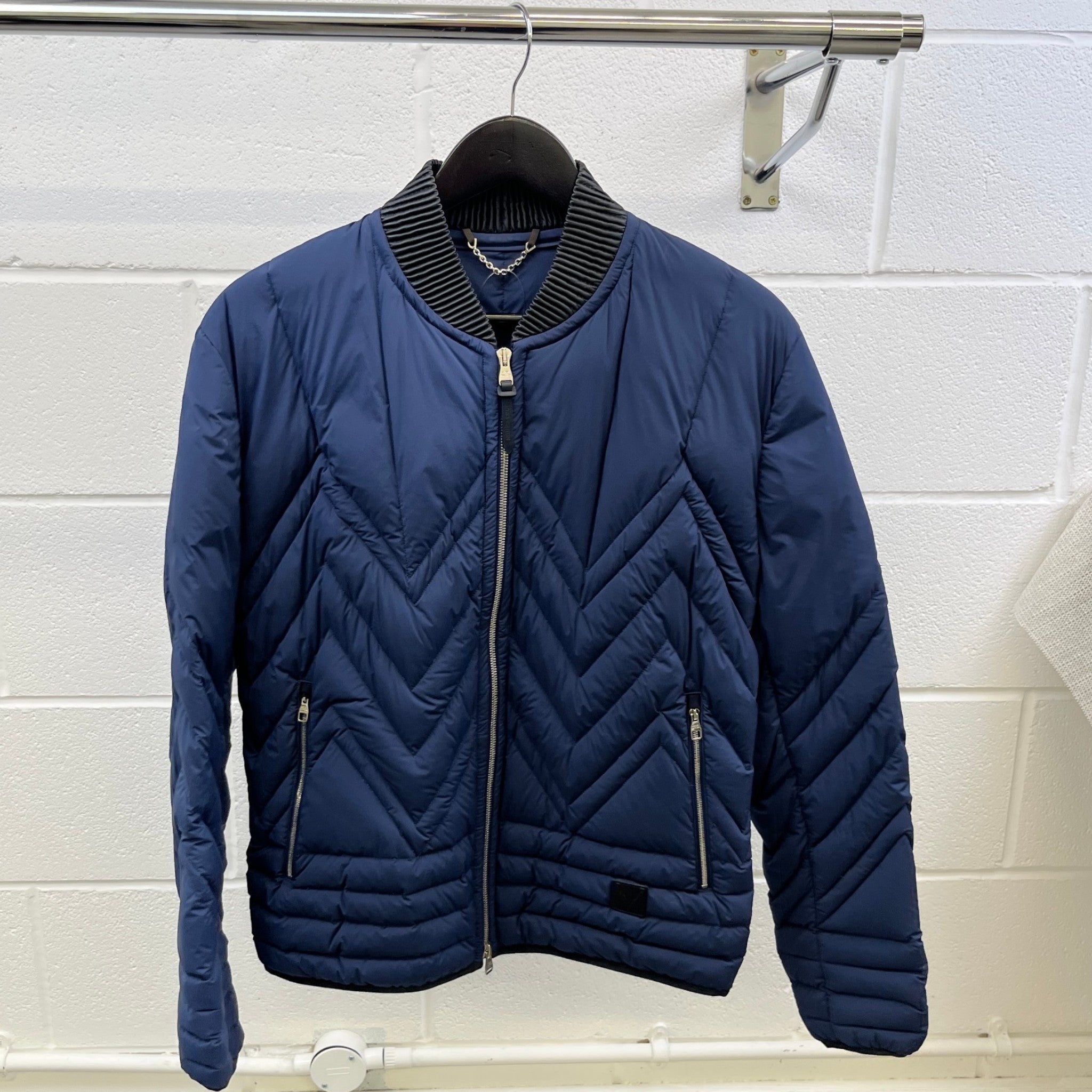 Men's Nylon Outer Shell Chevron Quilting Down Jacket Navy Size IT 48 / M