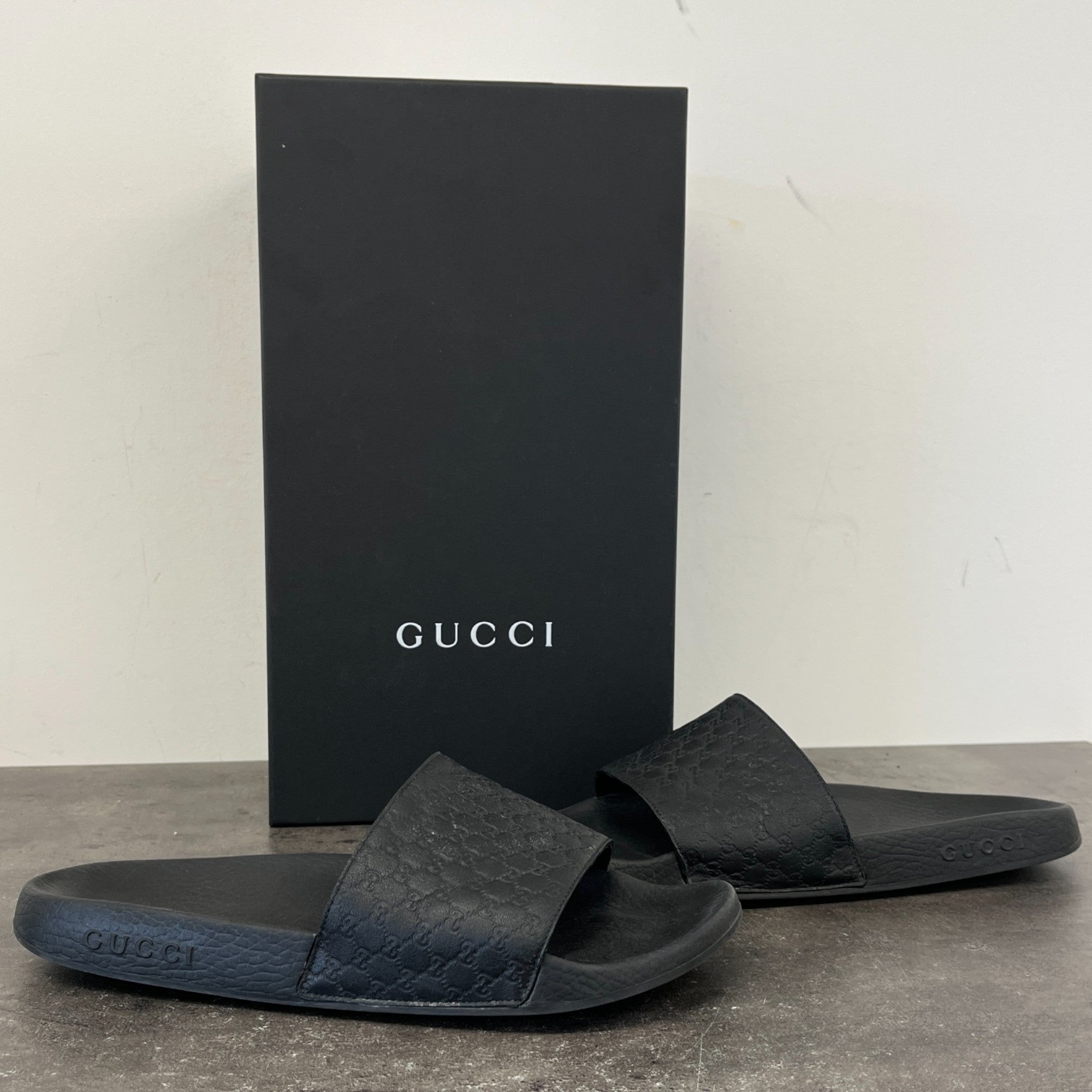 Men's Gg Embossed Logo Slides Black Size EU 41 / UK 7