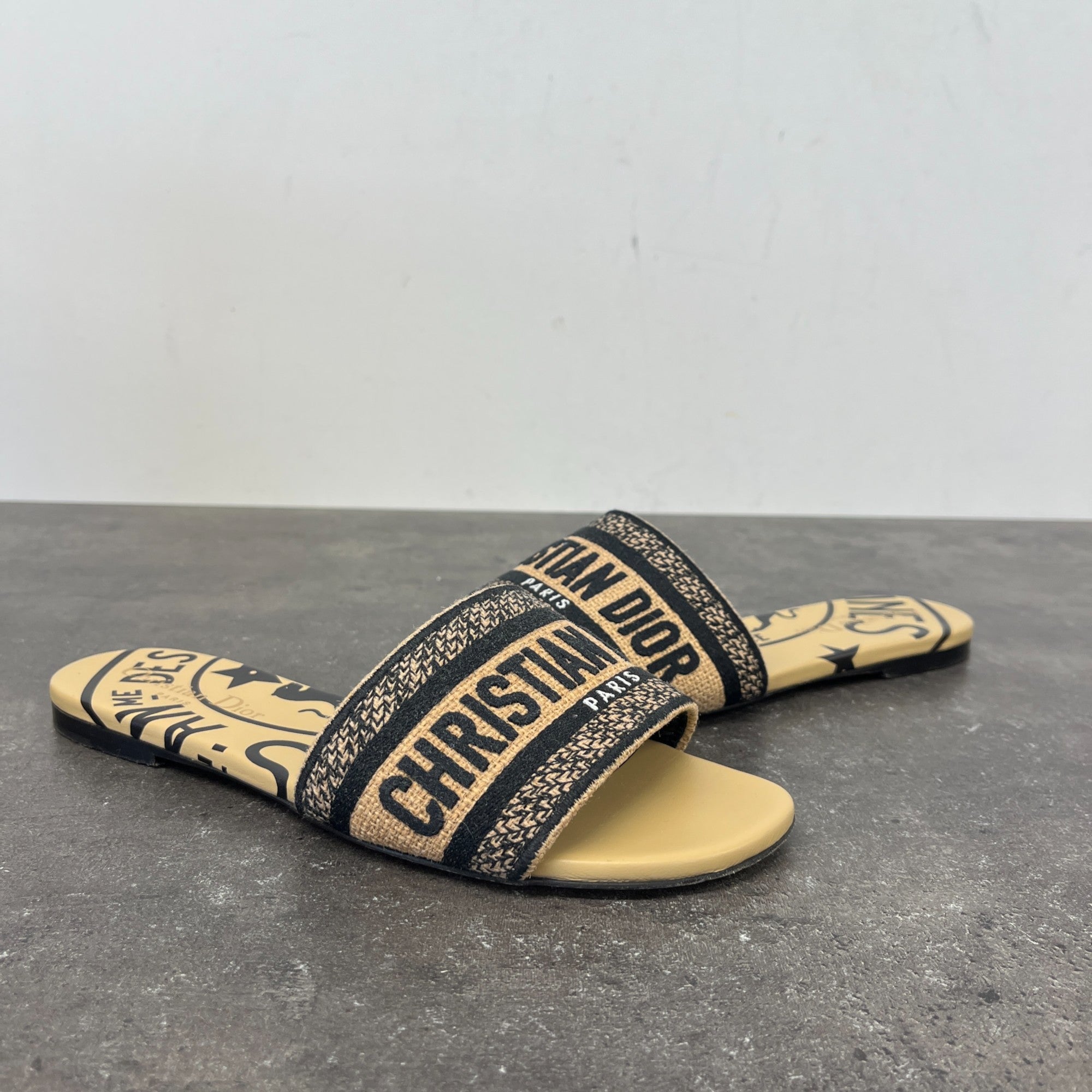 Women's Dway Slides Beige Size EU 36.5 / UK 3.5