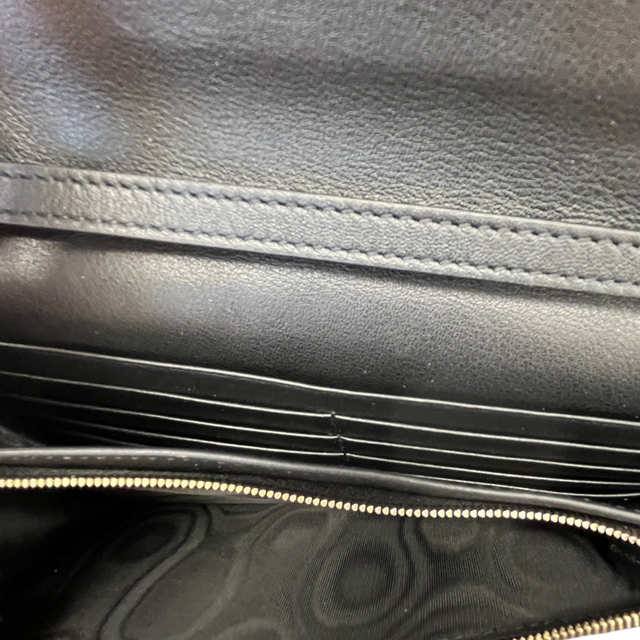 Women's Gg Supreme Microguccissima Handbag Black