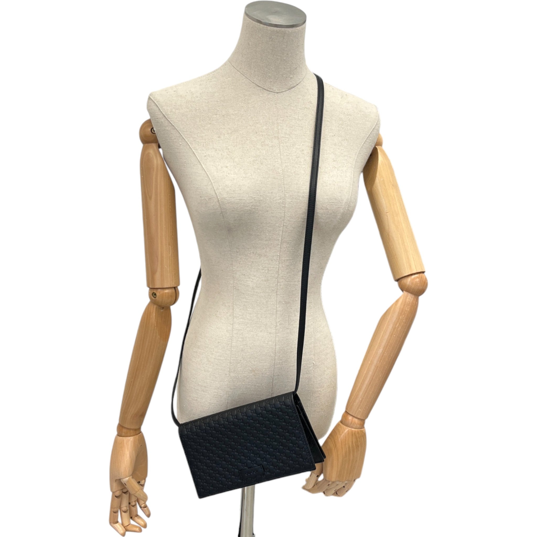 Women's Gg Supreme Microguccissima Handbag Black