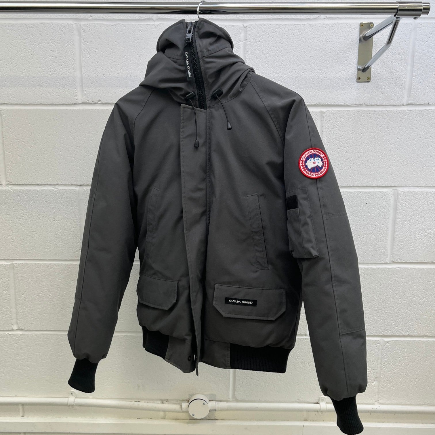 Men's Chilliwack Bomber Down Jacket Grey Size S