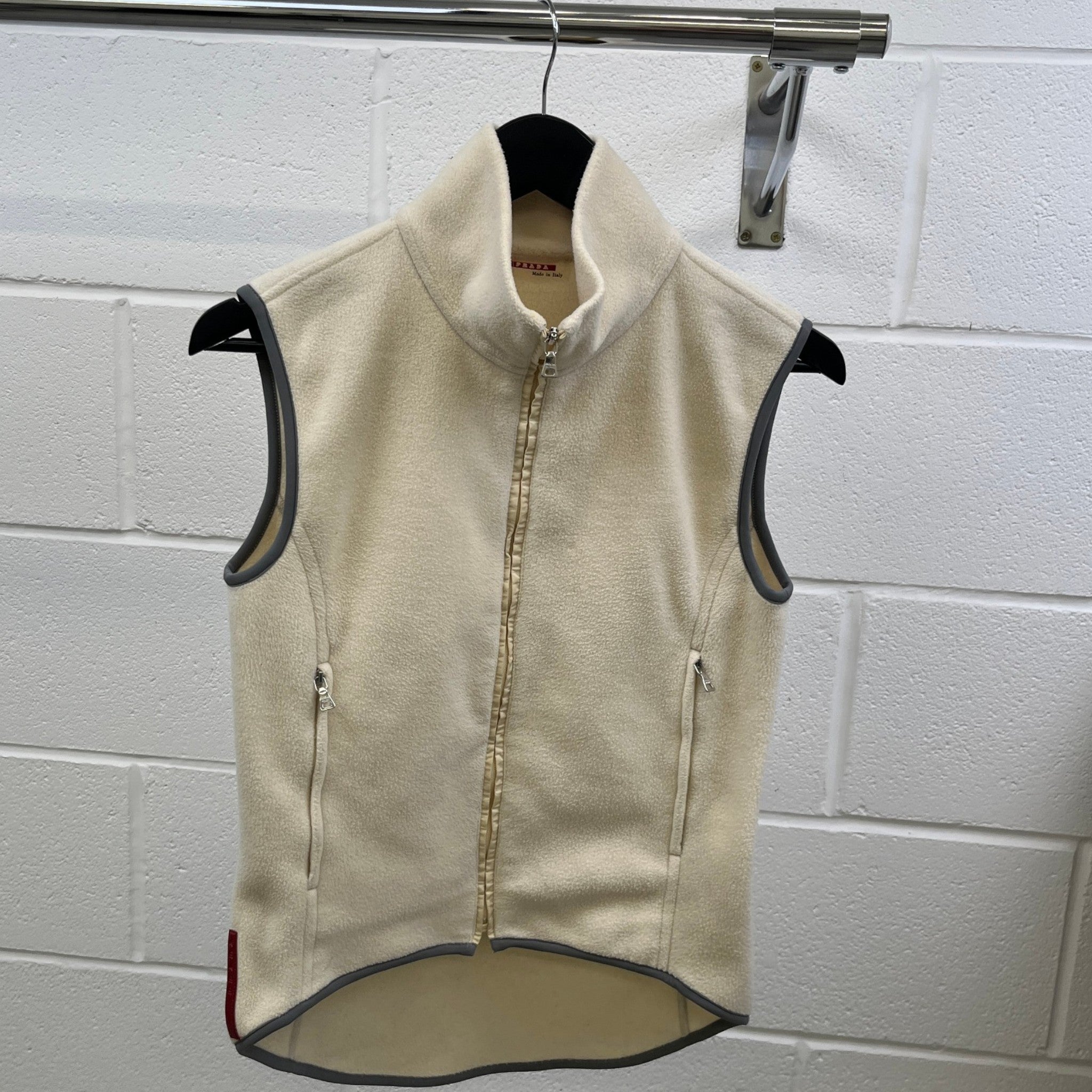 Women's Plaque Logo Gilet Beige Size M
