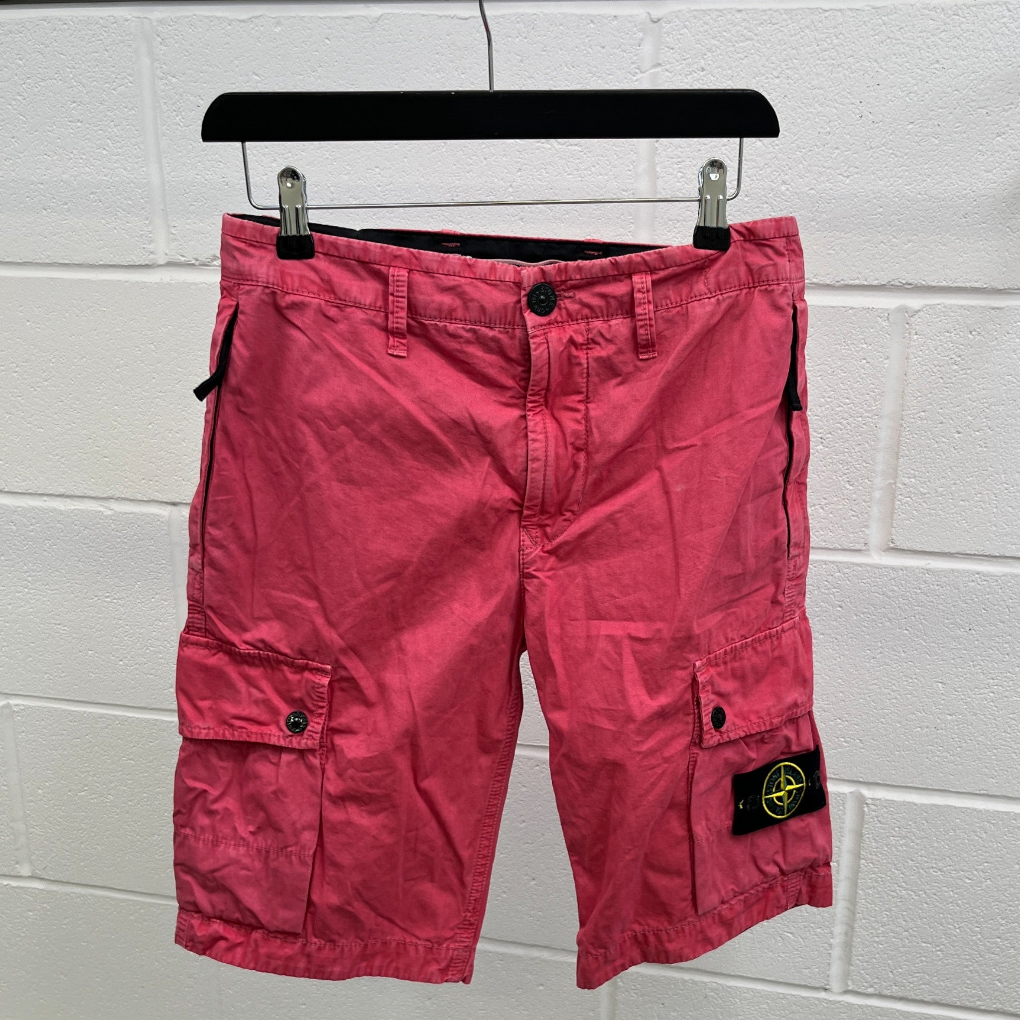 Men's Cargo Applique Logo Shorts Pink Size Waist 29"