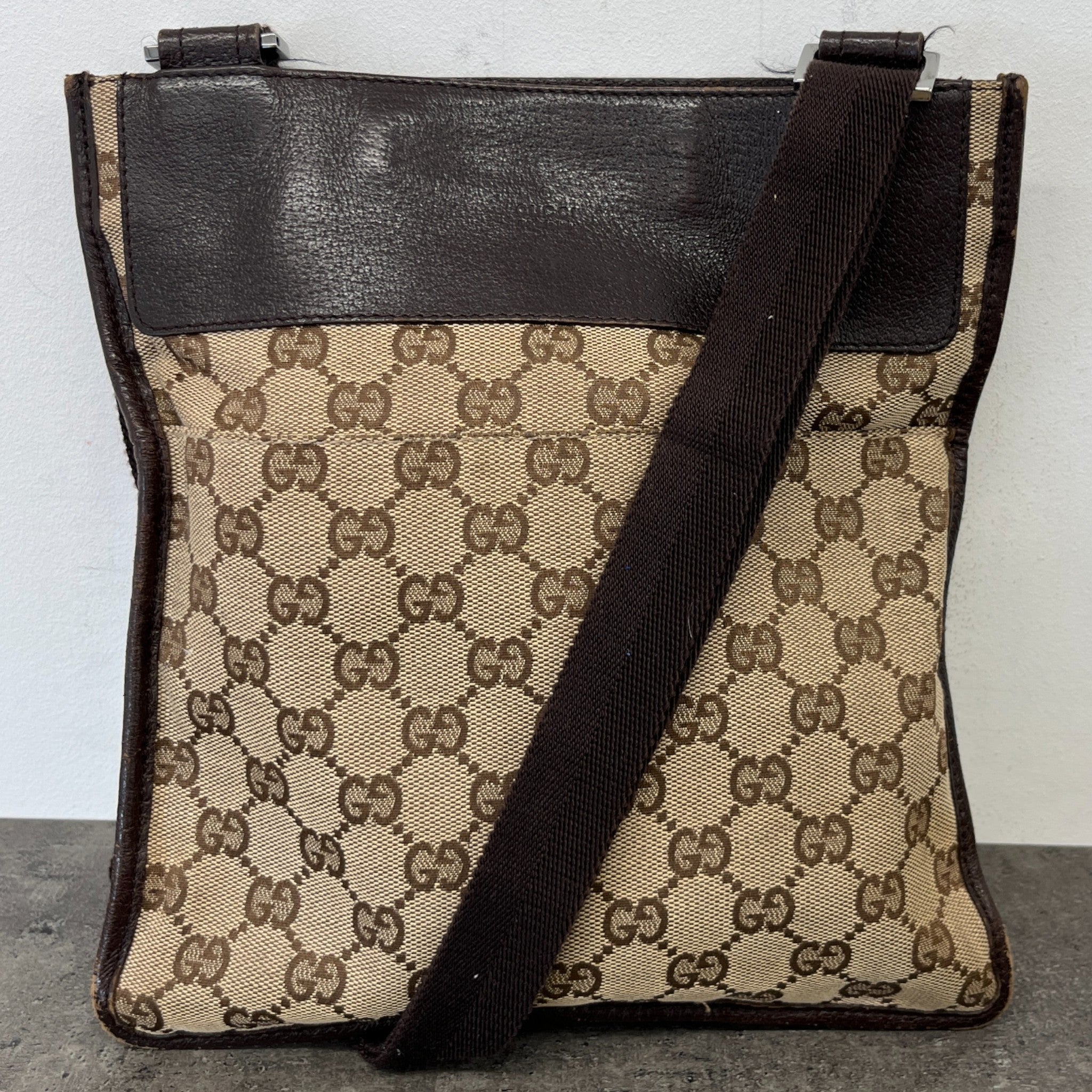 Women's Gg Supreme Messenger Bag Beige