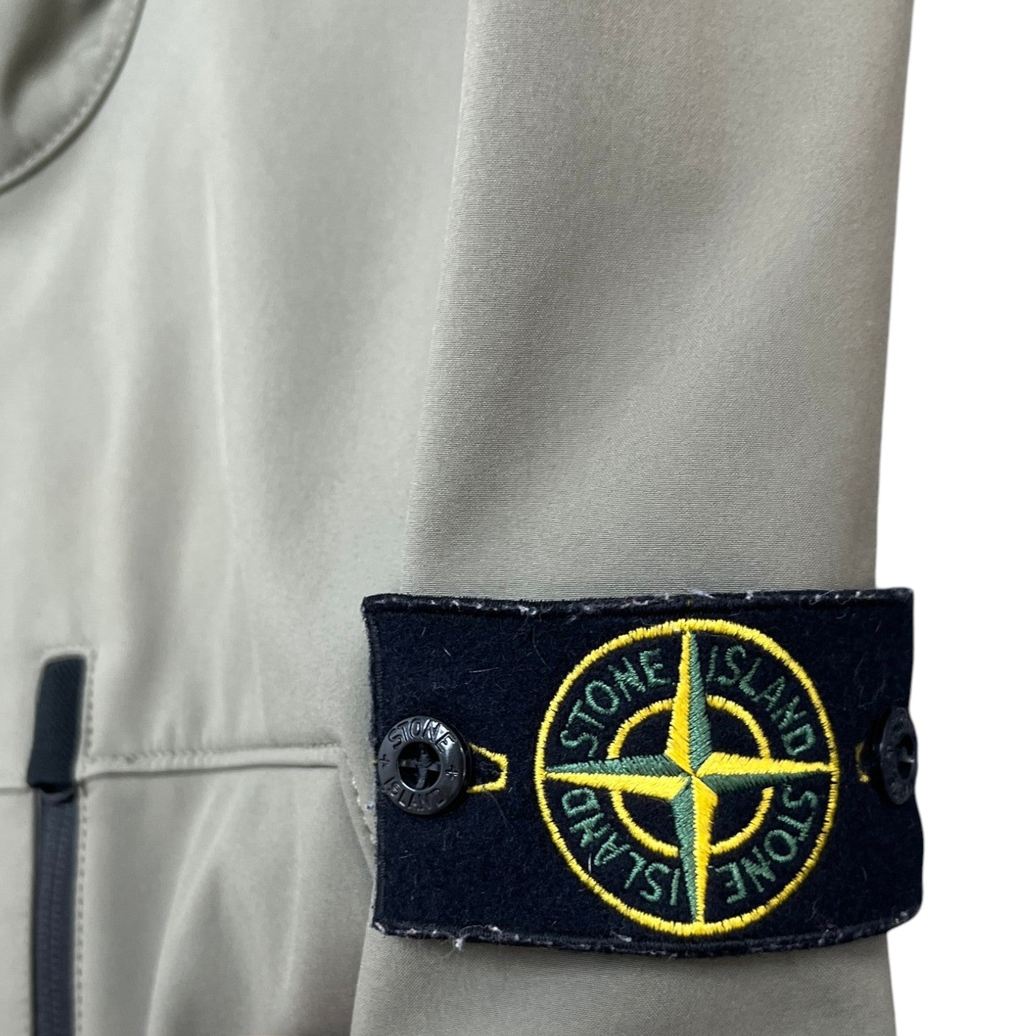Men's Applique Logo Soft Shell-R Jacket Khaki Size M