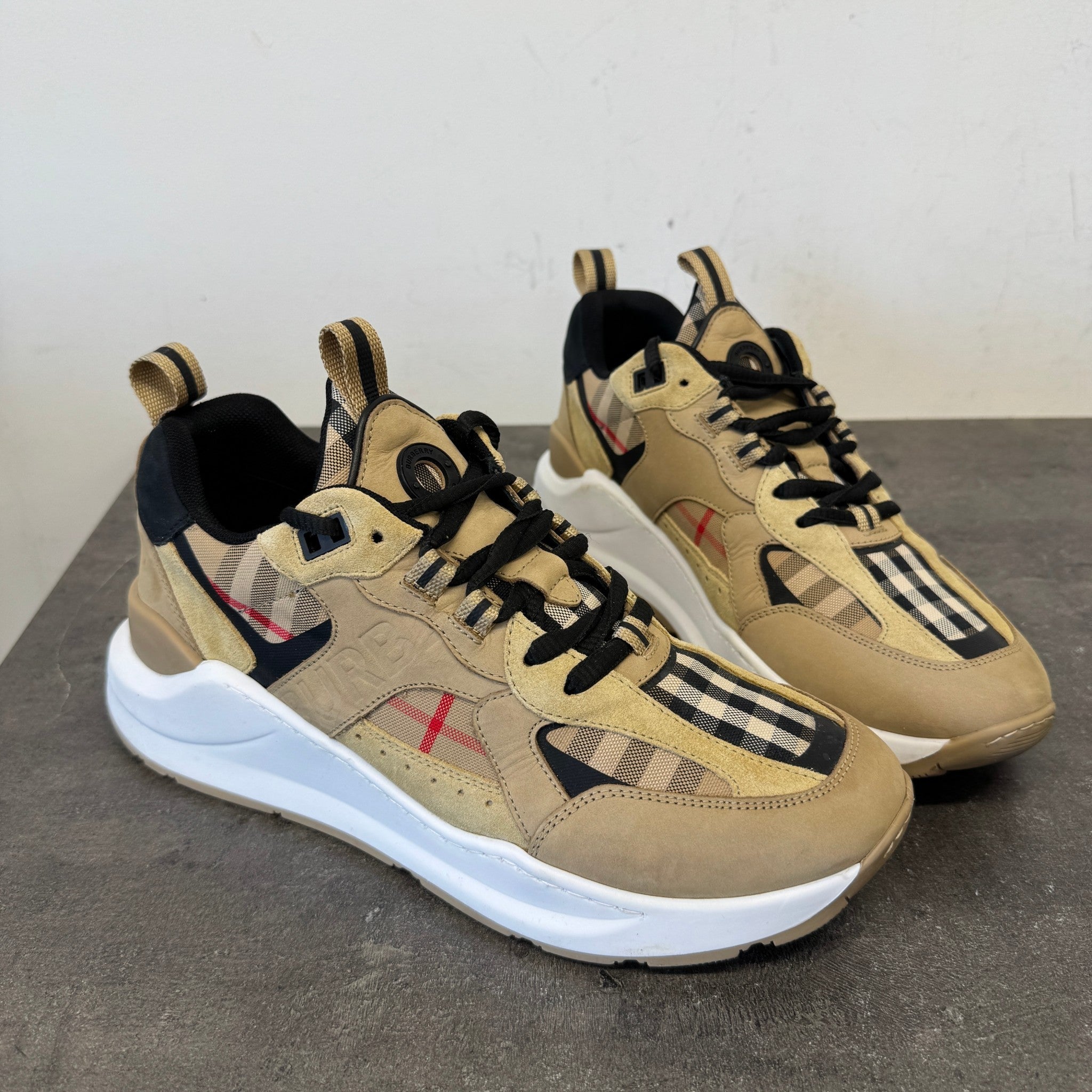 Men's Archive Check Low Trainers Beige Size EU 41 / UK 7