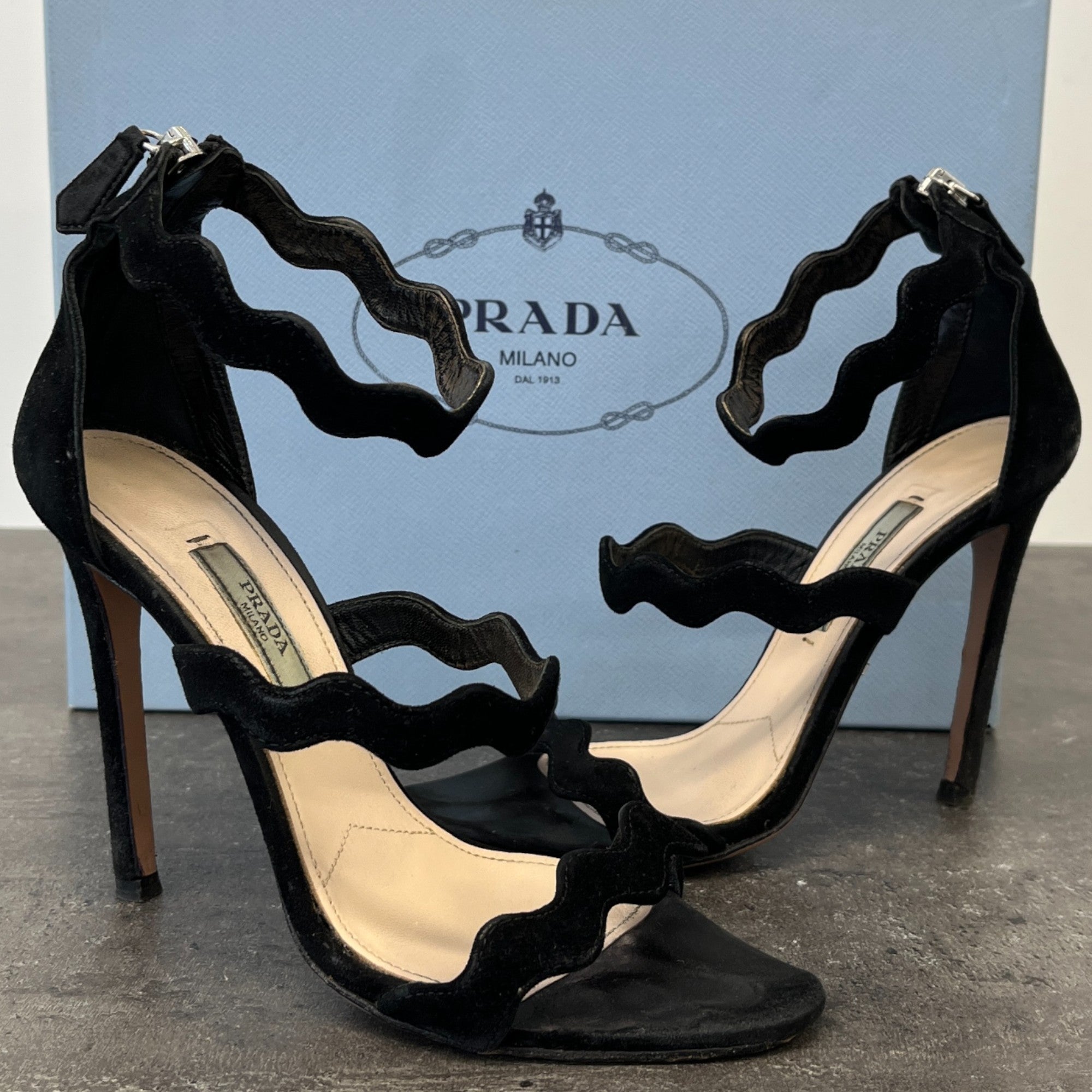 Women's Suede Wavy Strap Heels Black Size EU 35.5 / UK 2.5