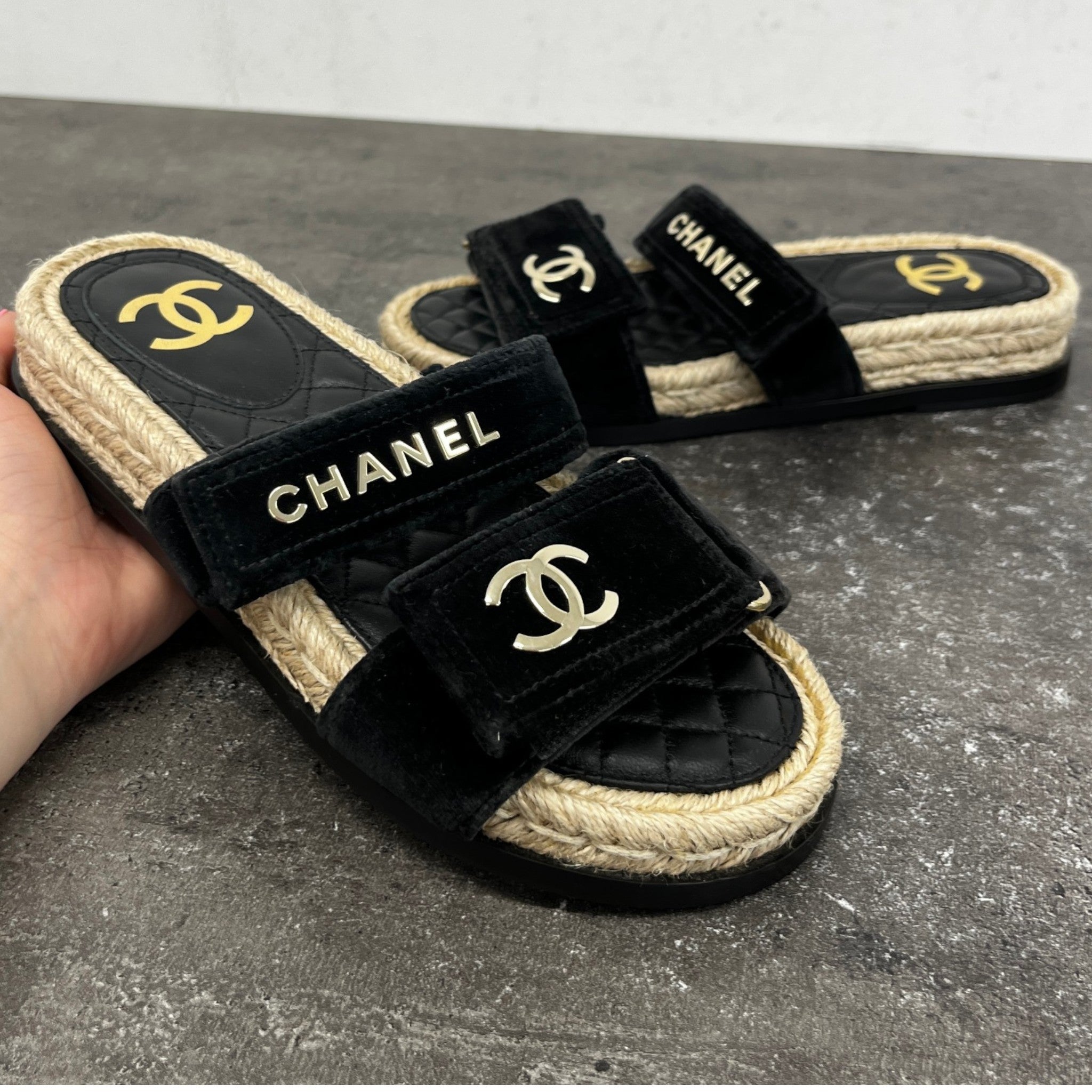 Women's Cc Logo Velvet Sandals Black Size EU 35 / UK 2