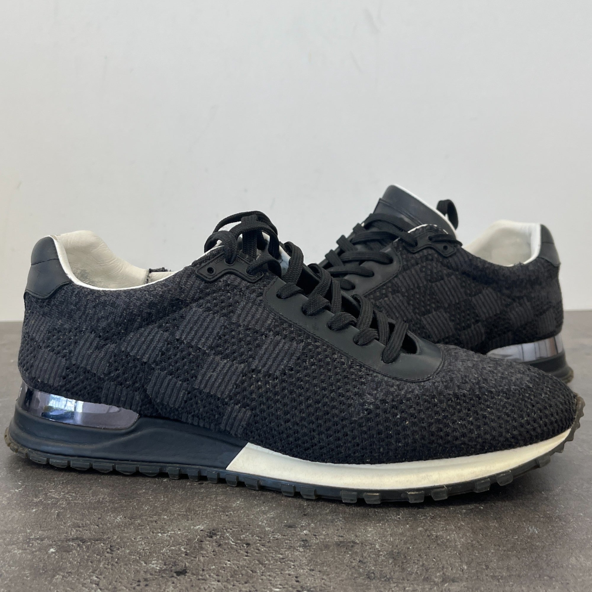 Men's Lv Runner Low Trainers Black Size EU 40 / UK 6