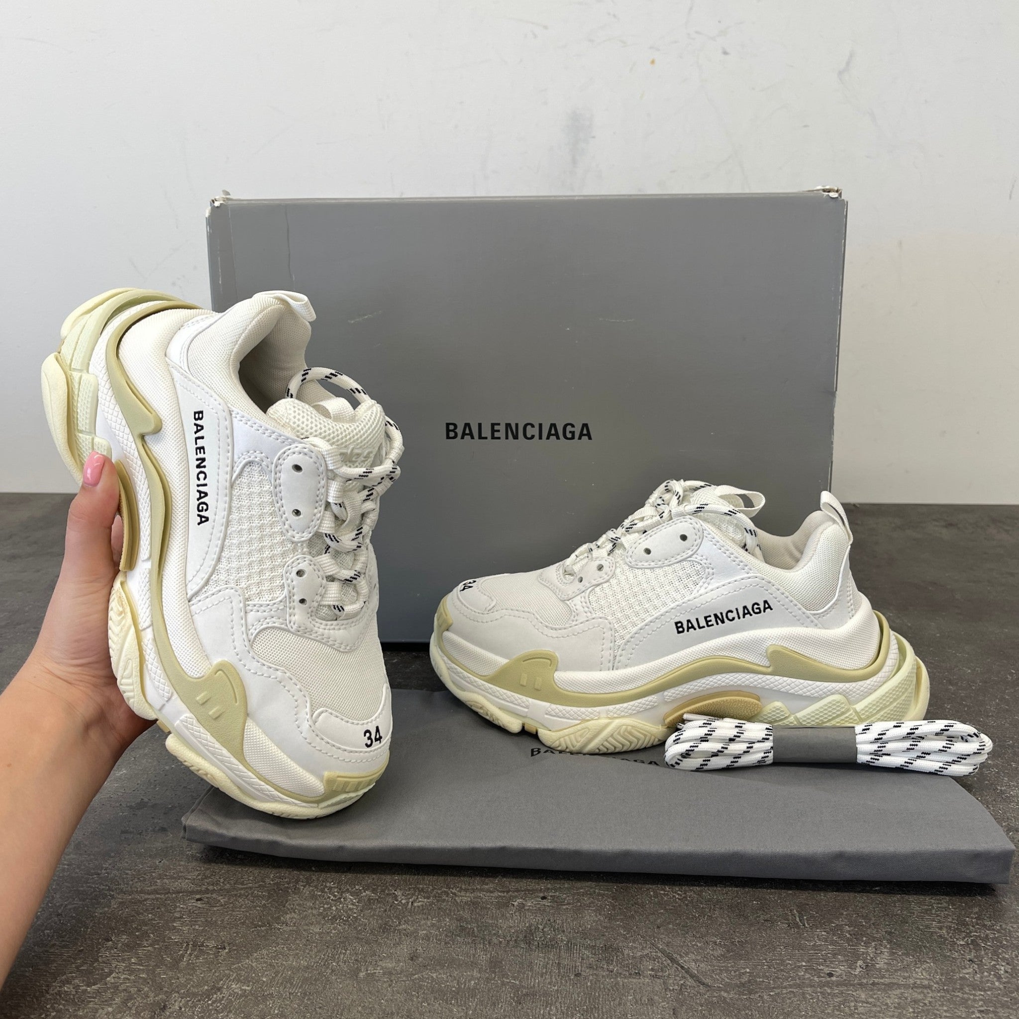Women's Triple S Low Trainers White Size EU 34 / UK 1