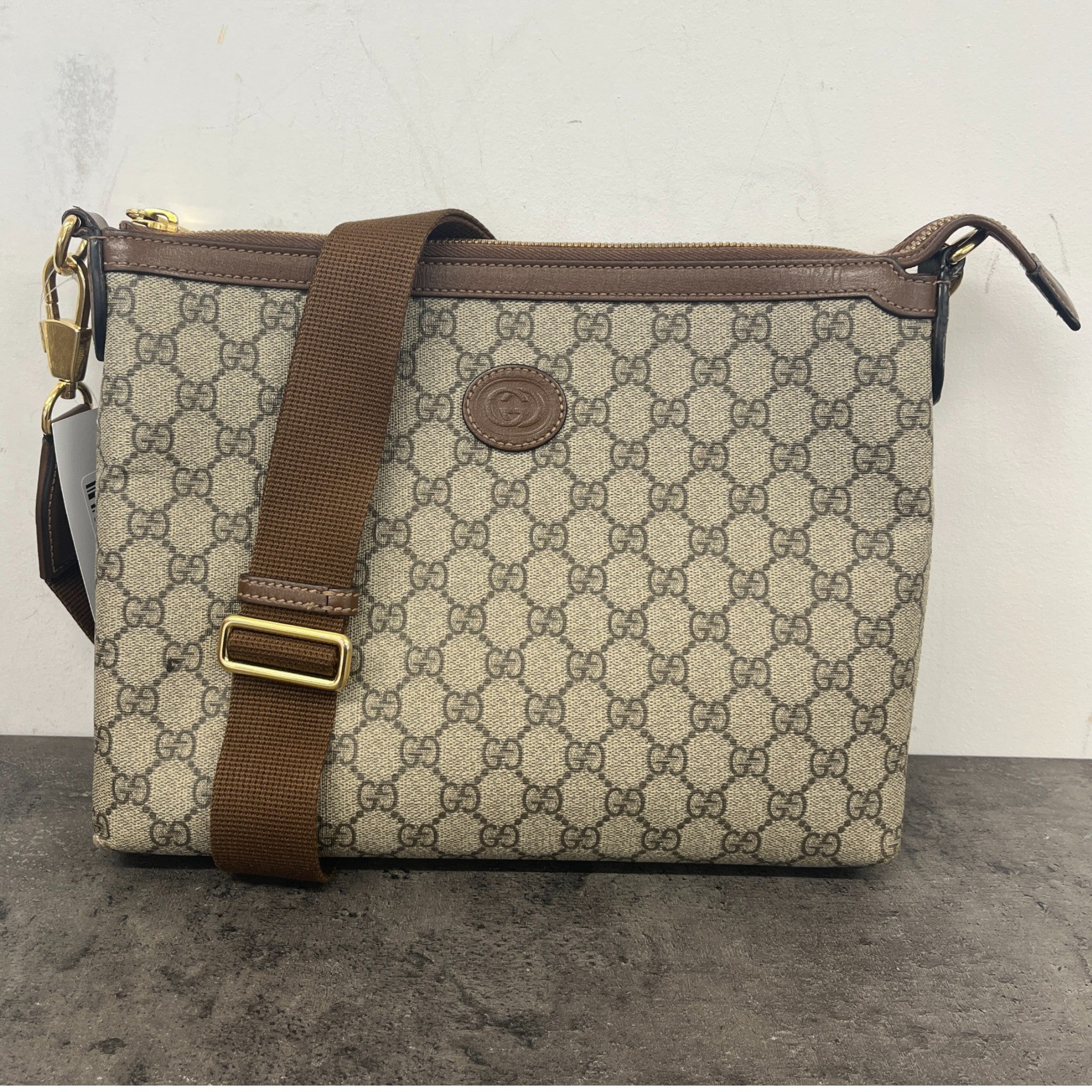 Men's Gg Supreme Messenger Bag Brown