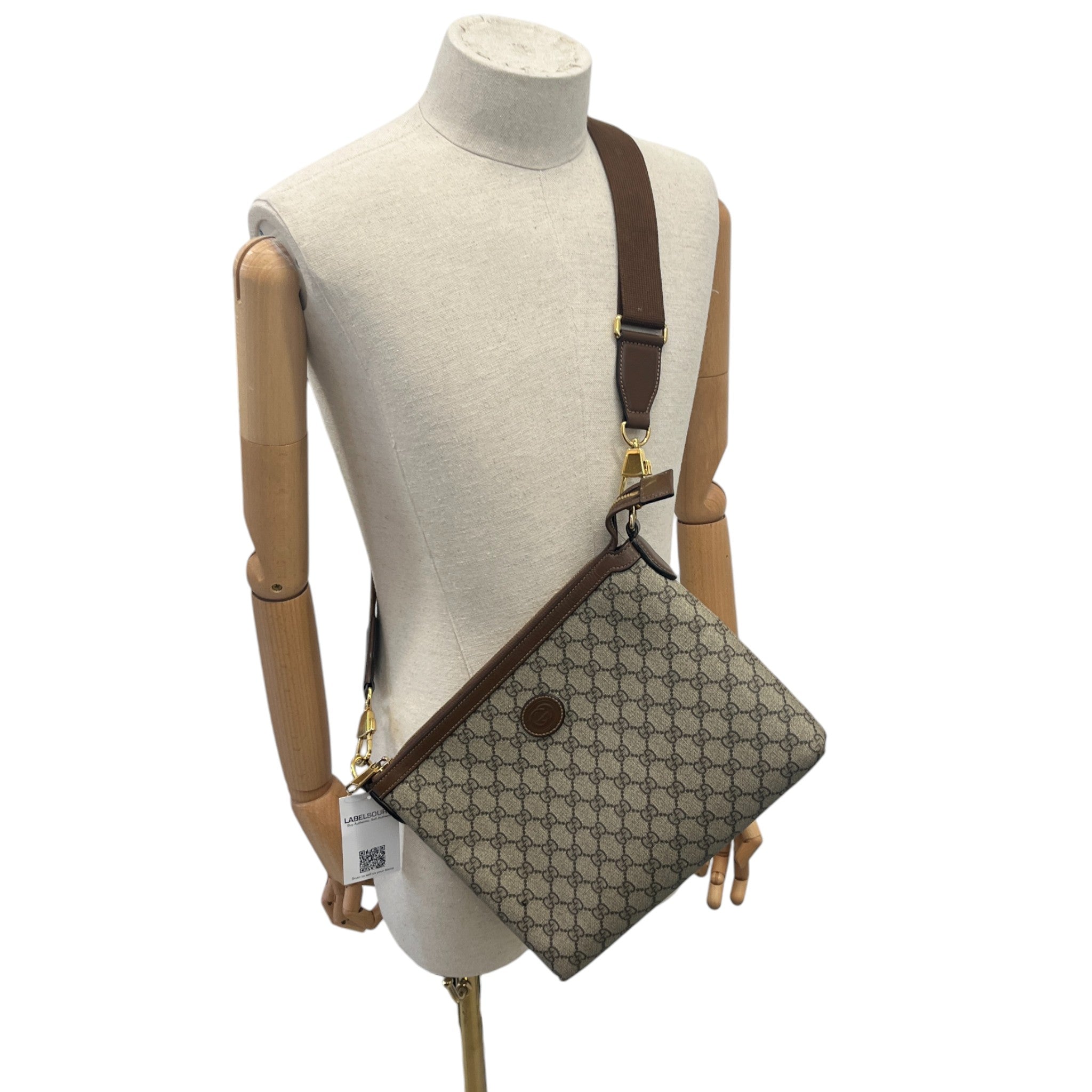 Men's Gg Supreme Messenger Bag Brown