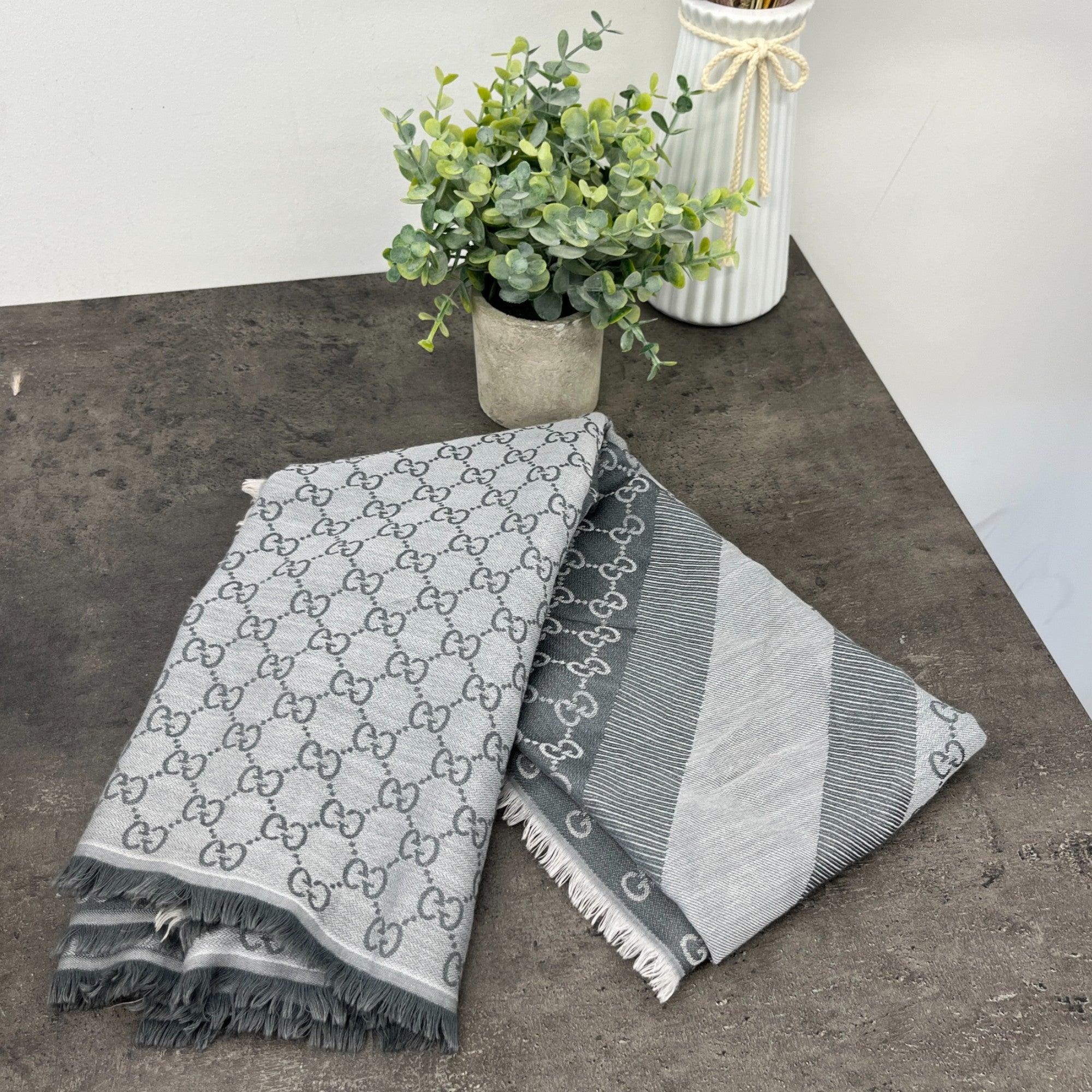 Women's Gg Supreme Shawl Grey