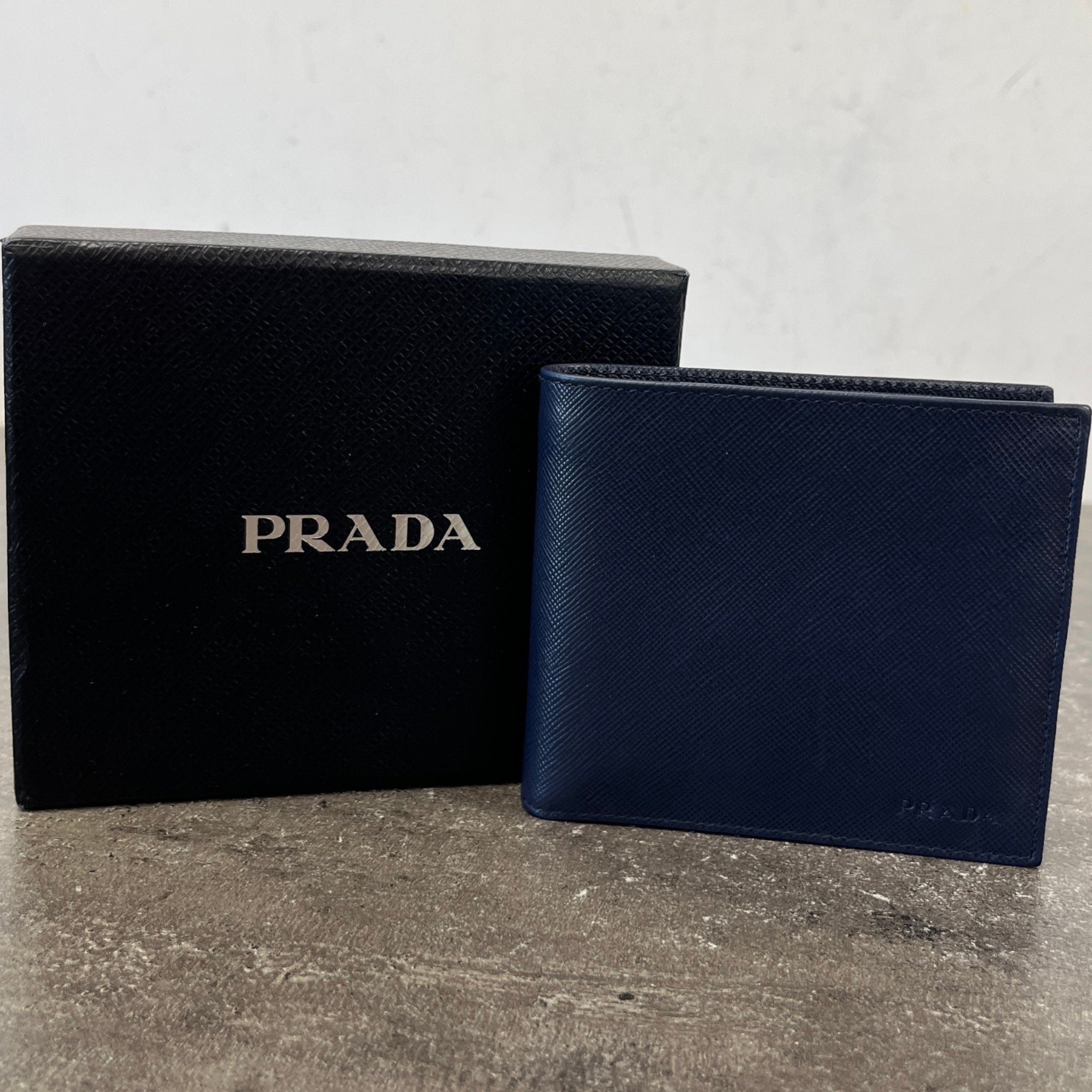 Men's Embossed Logo Wallet Navy