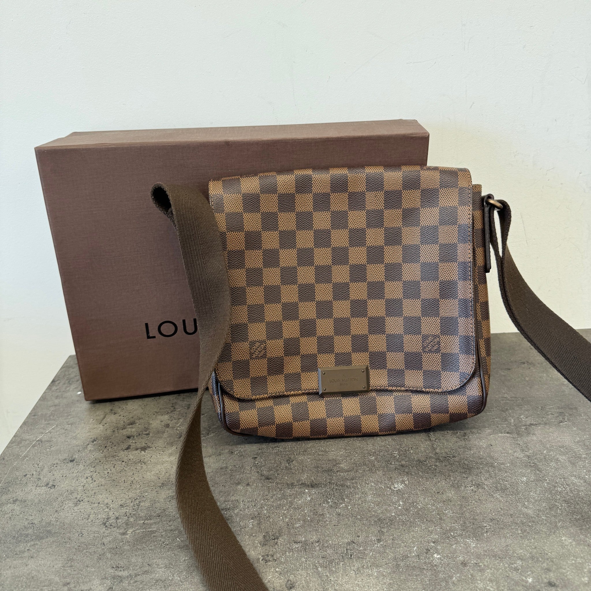 Men's Damier Ebene Canvas District Pm Messenger Bag Brown