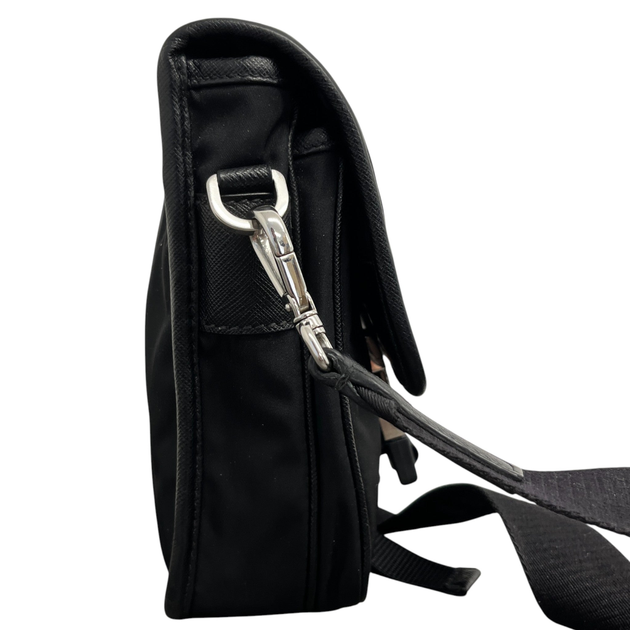 Men's Re-Nylon Plaque Logo Messenger Bag Black