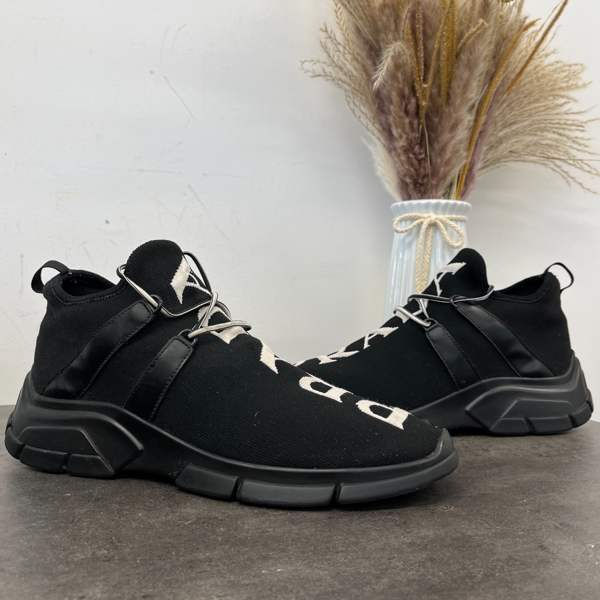 Men's Knit Logo Low Trainers Black Size EU 41 / UK 7