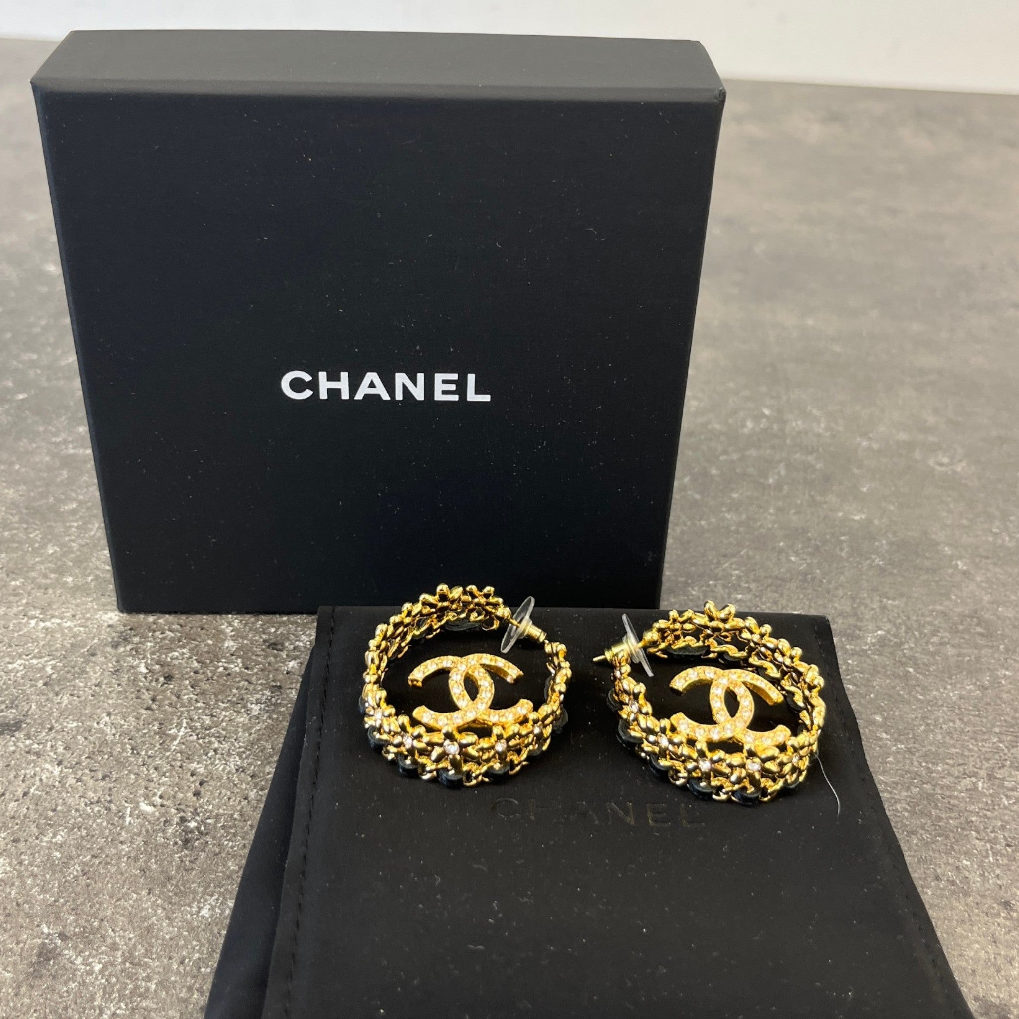 Women's Cc Logo Hoop Earrings Gold