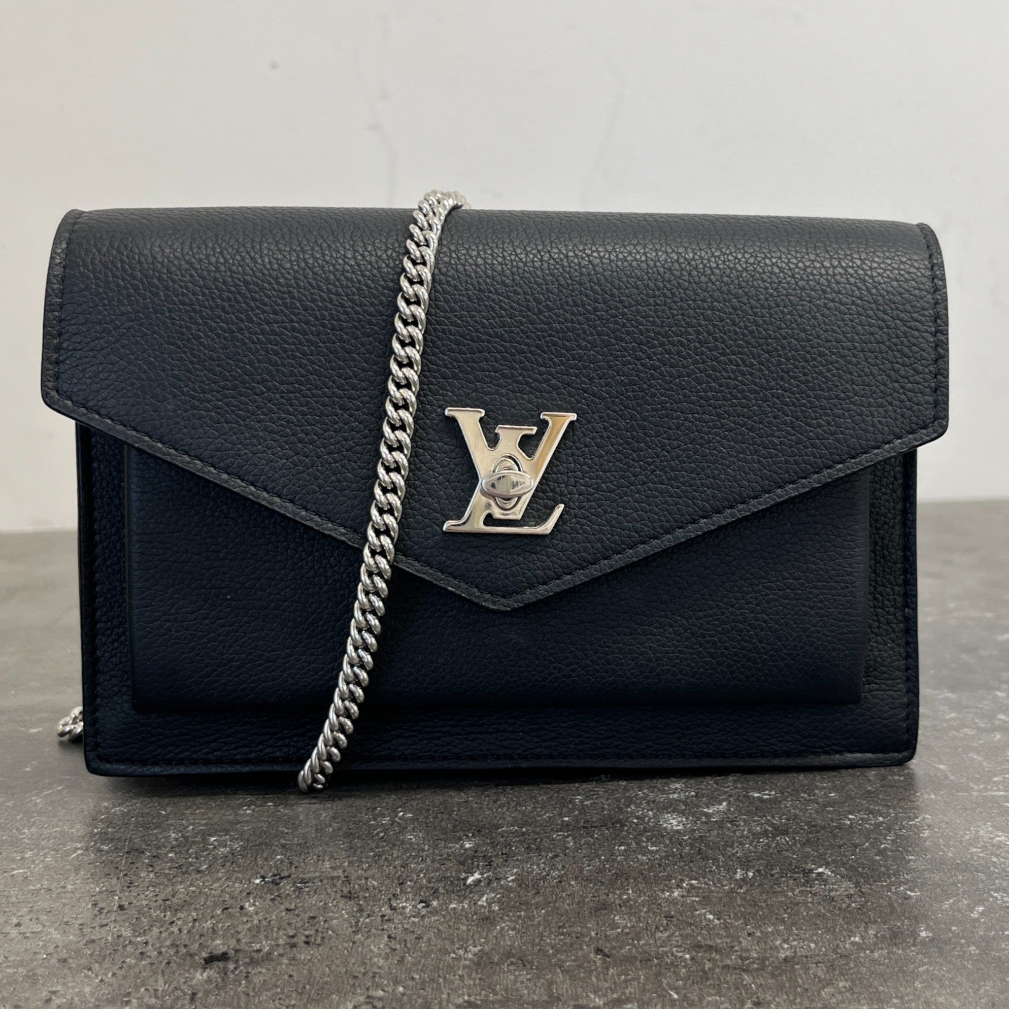 Women's Mylockme Chain Pochette Handbag Black