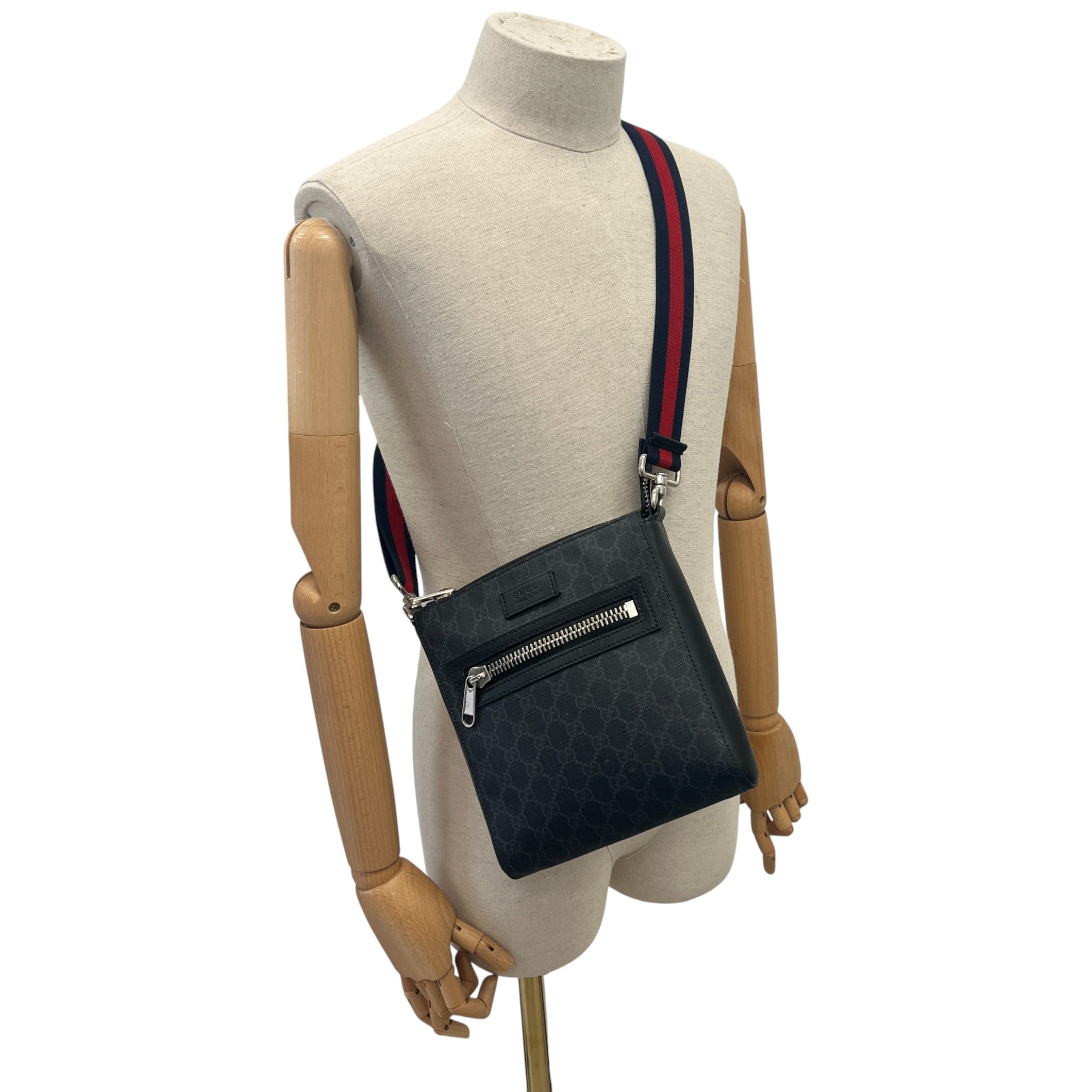 Men's Gg Supreme Messenger Bag Black