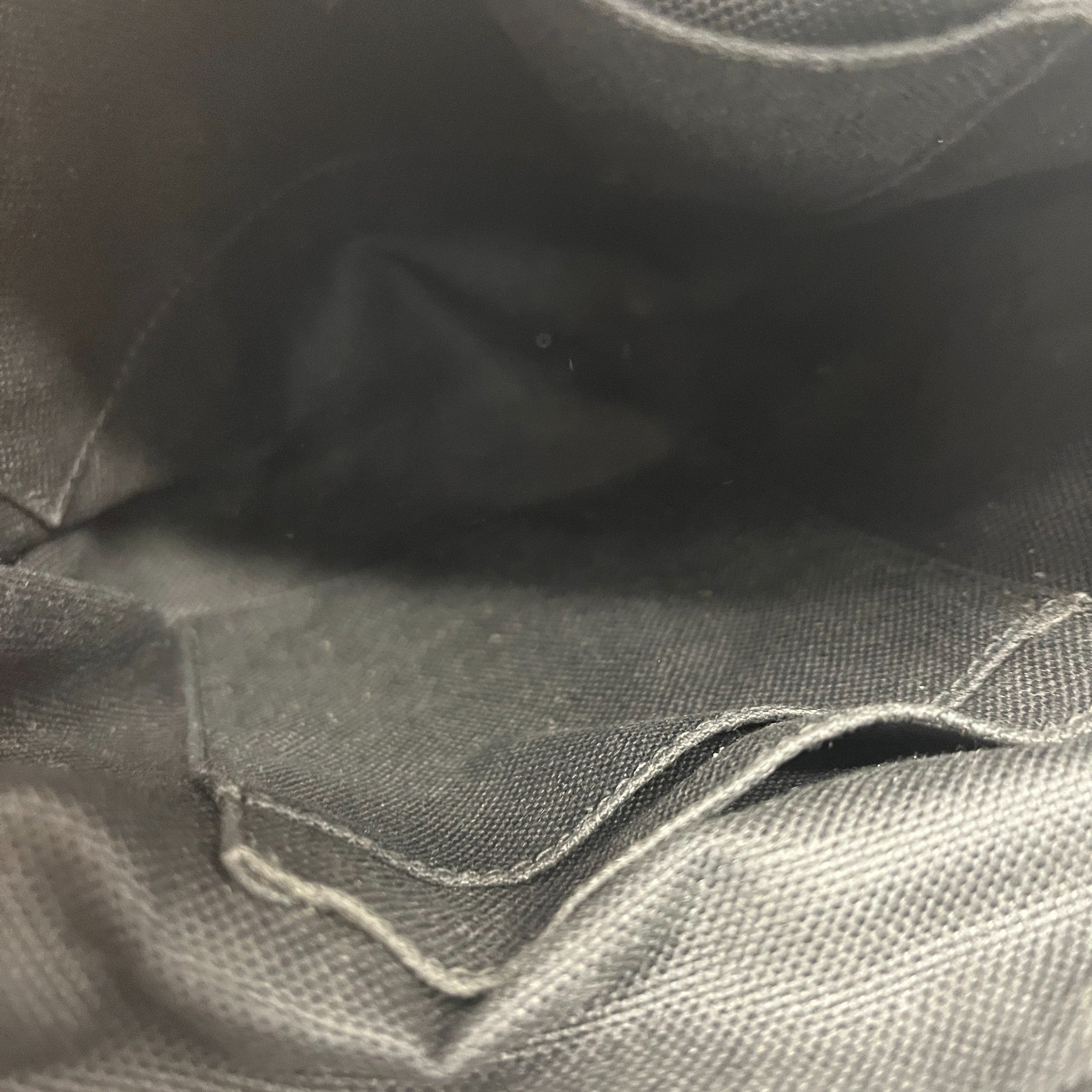 Men's Gg Supreme Messenger Bag Black