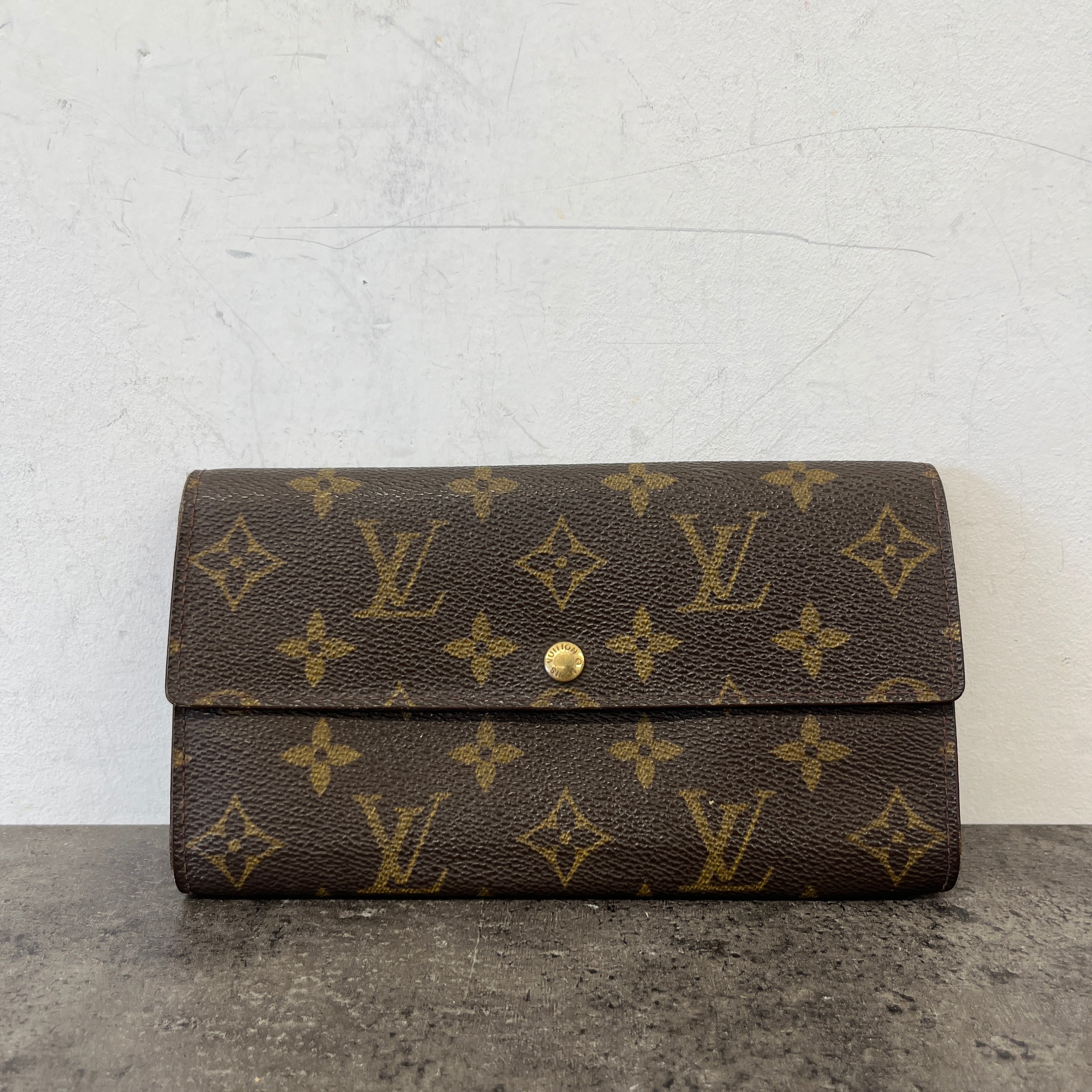 Women's Monogram Sarah Wallet Brown